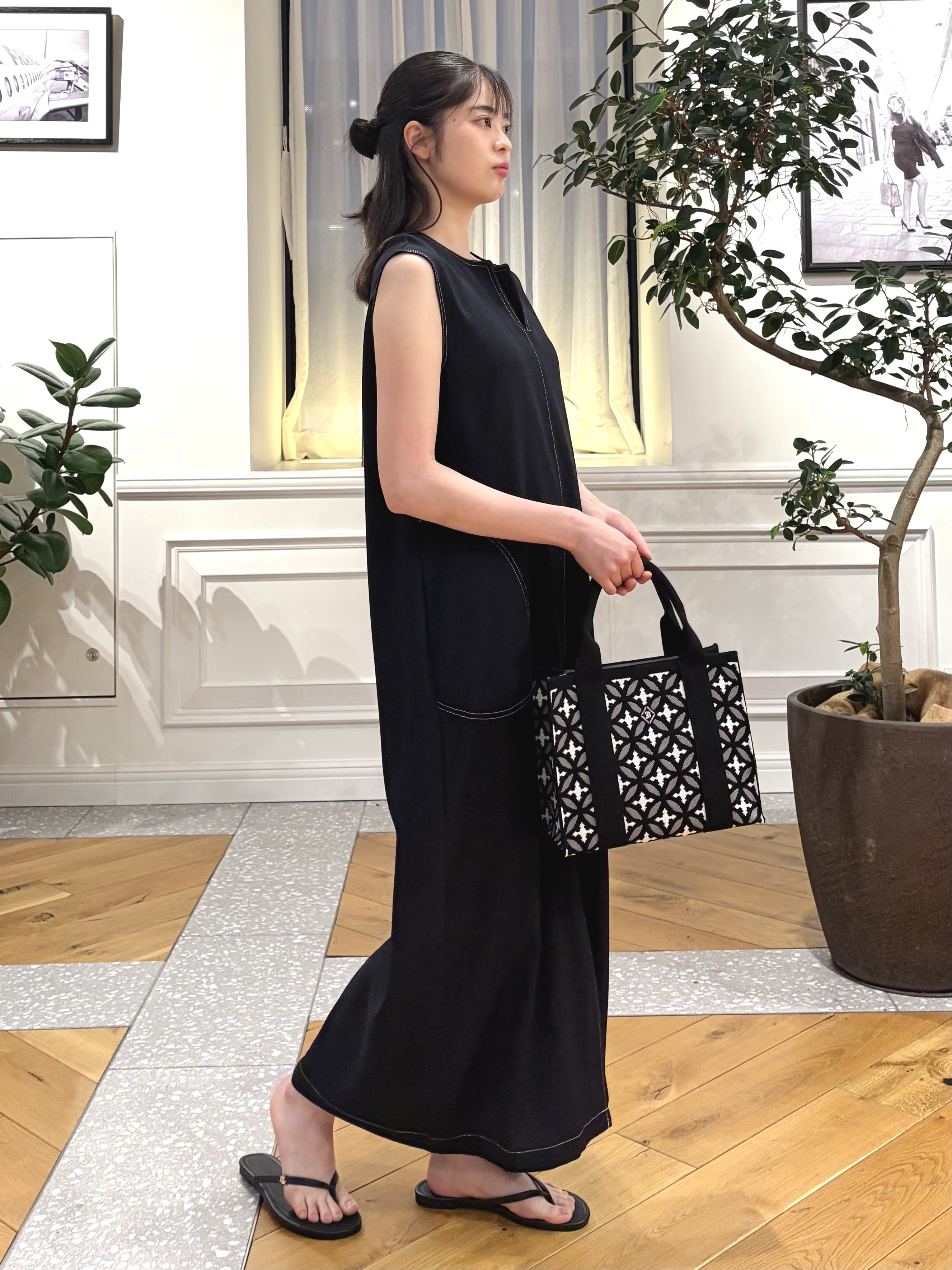 pupiさんの「DRESSTERIOR｜【セットアップ可/UVカット/接触冷感/吸水速乾】ウォッシャブル Iラインワンピース」を使ったコーディネート