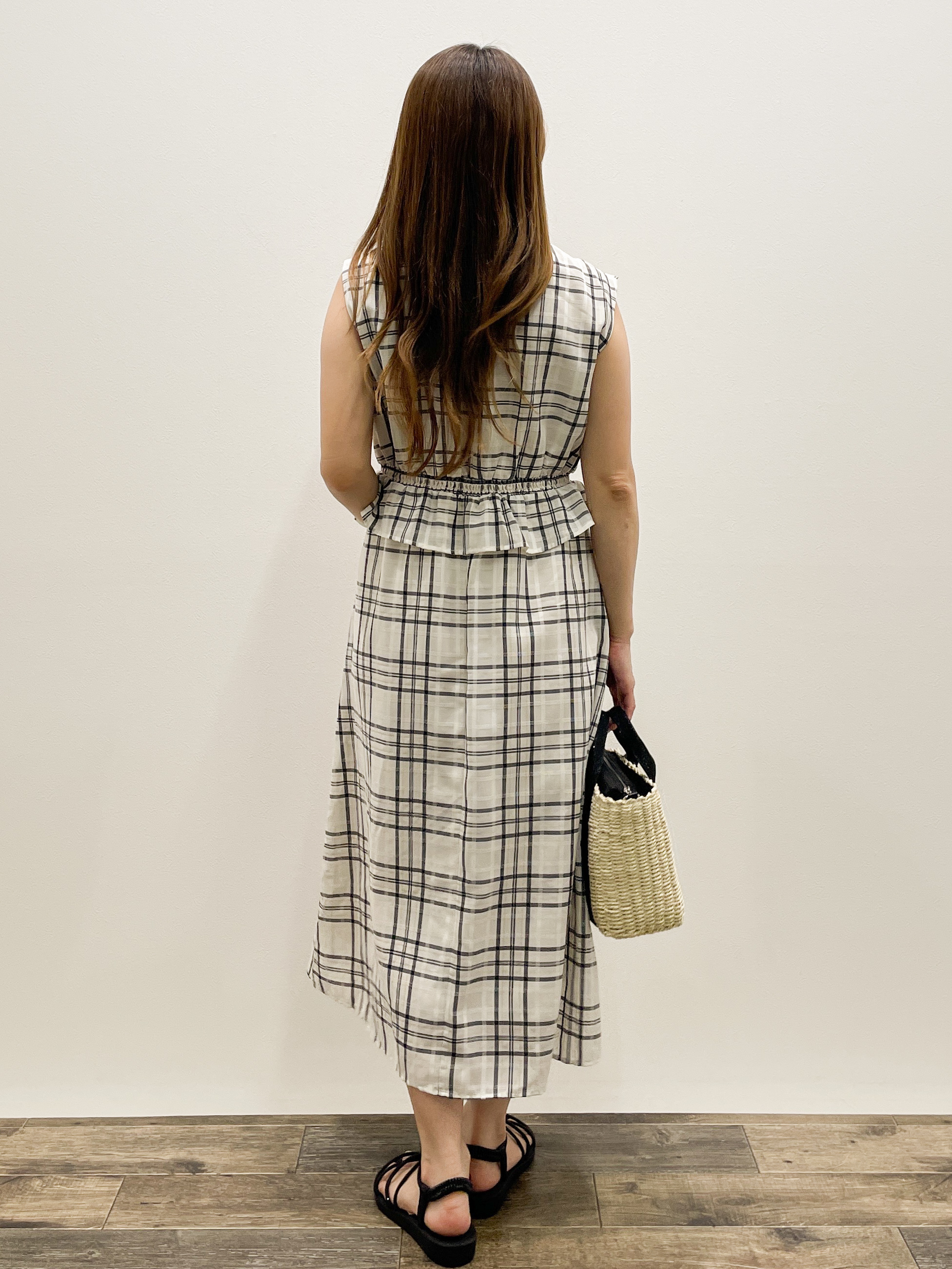 Asukaさんの「OPAQUE.CLIP｜シアーチェックミニペプラムワンピース【防シワ／洗濯機OK】」を使ったコーディネート