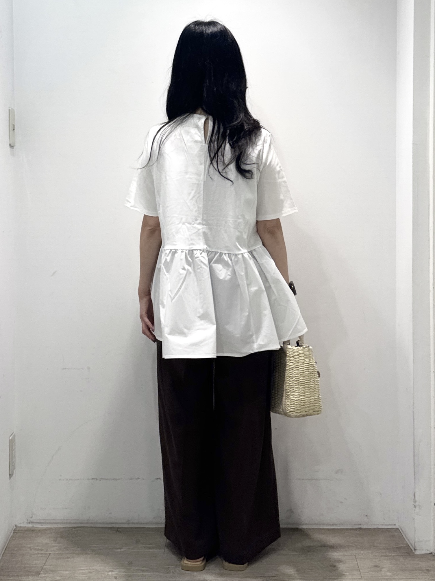 yuicciさんの「OPAQUE.CLIP｜ペプラムドッキングカットソー【洗濯機OK】」を使ったコーディネート