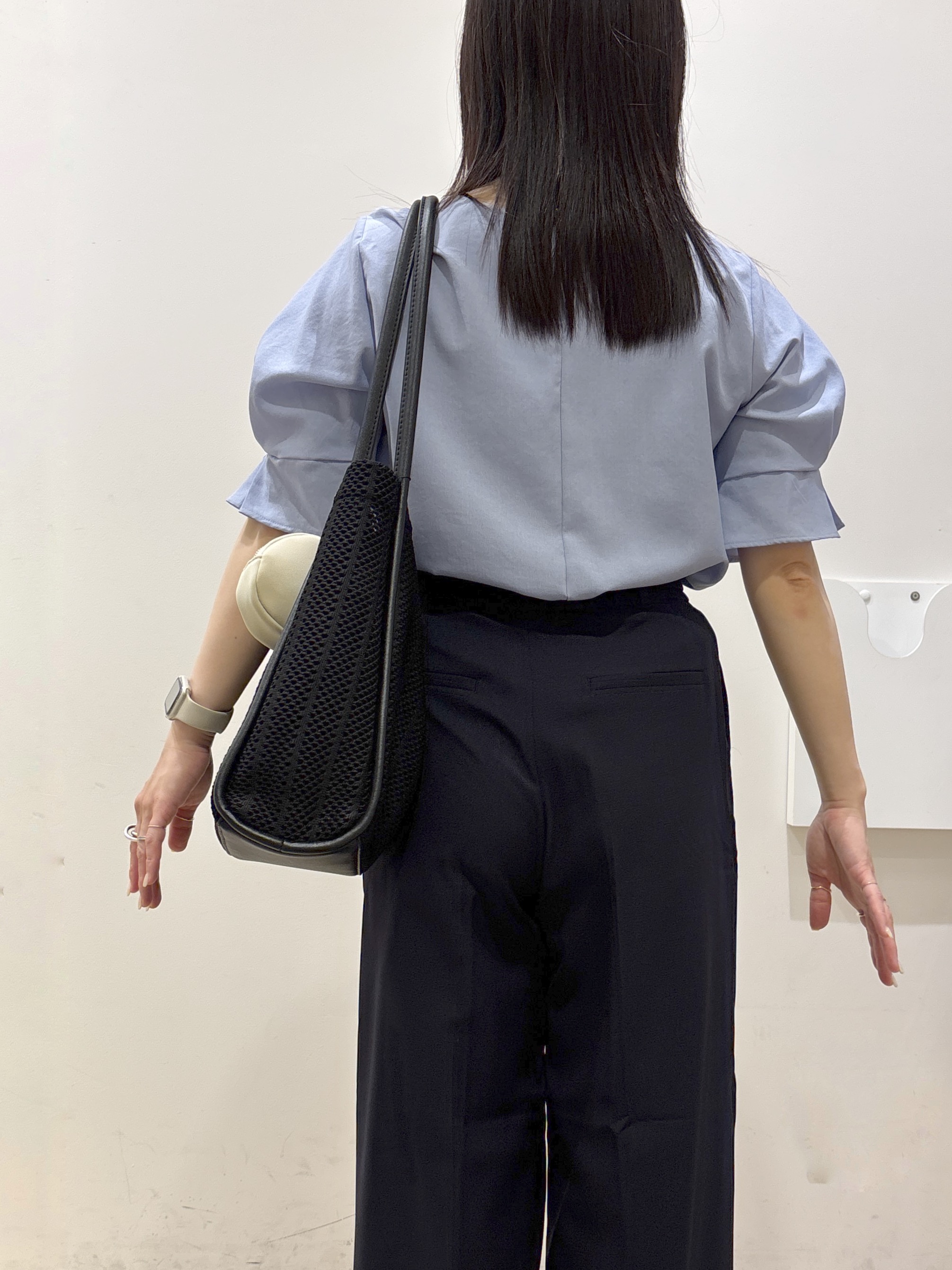 mameさんの「index｜【接触冷感／吸水速乾】タックパフスリーブブラウス《防シワ／洗濯機OK／XS～3L／8col》」を使ったコーディネート
