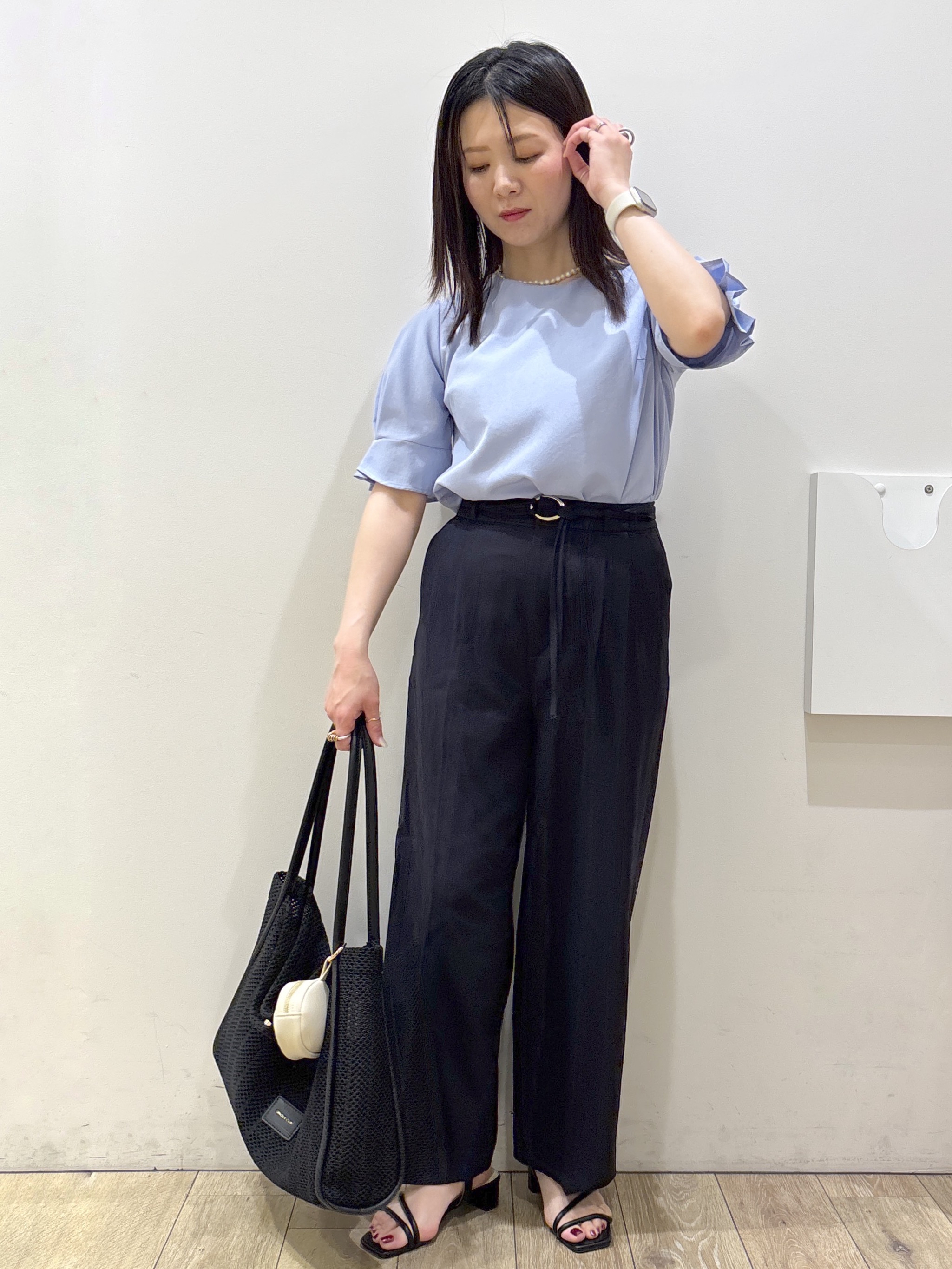 mameさんの「index｜【接触冷感／吸水速乾】タックパフスリーブブラウス《防シワ／洗濯機OK／XS～3L／8col》」を使ったコーディネート