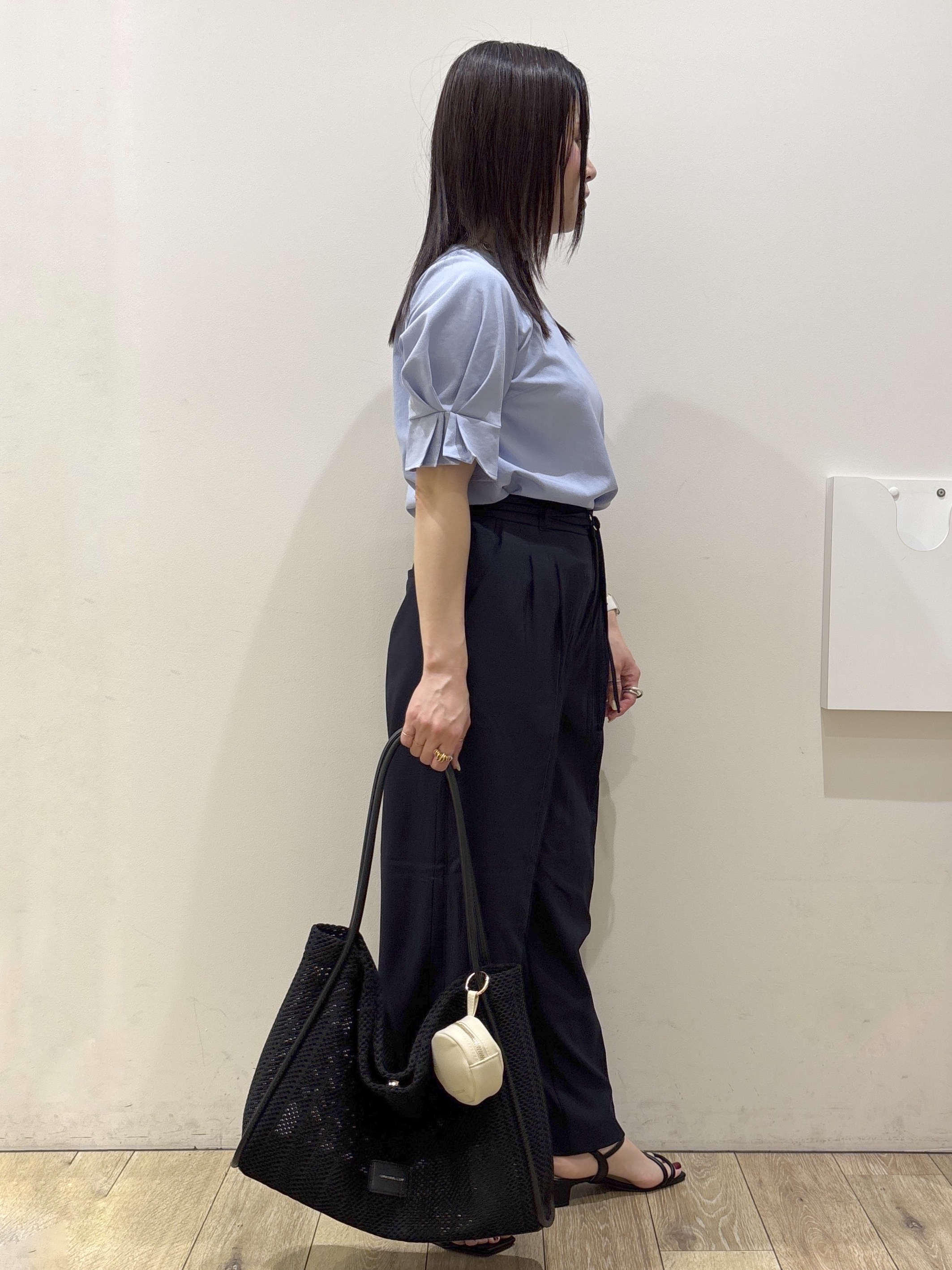 mameさんの「index｜【接触冷感／吸水速乾】タックパフスリーブブラウス《防シワ／洗濯機OK／XS～3L／8col》」を使ったコーディネート