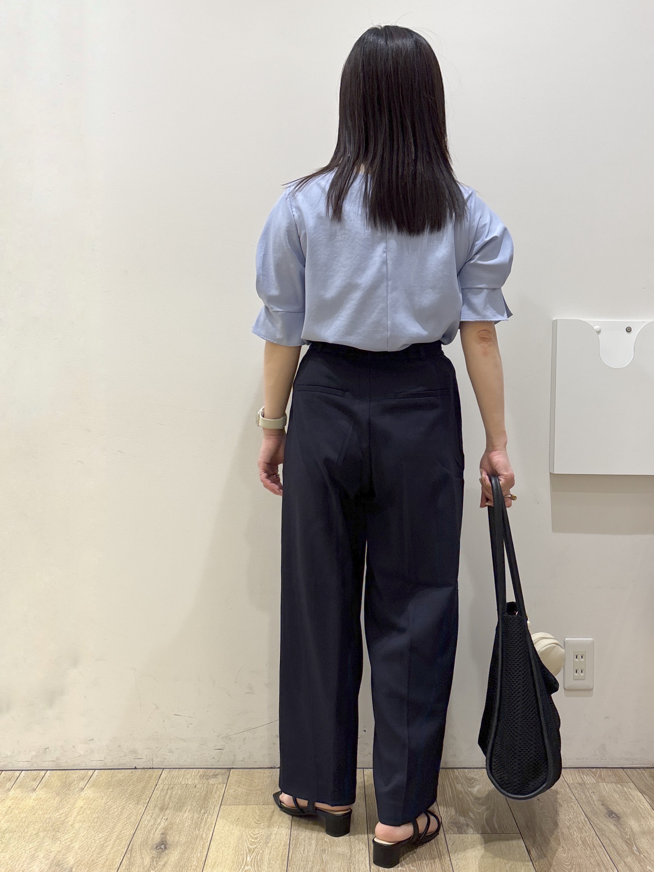 mameさんの「index｜【接触冷感／吸水速乾】タックパフスリーブブラウス《防シワ／洗濯機OK／XS～3L／8col》」を使ったコーディネート