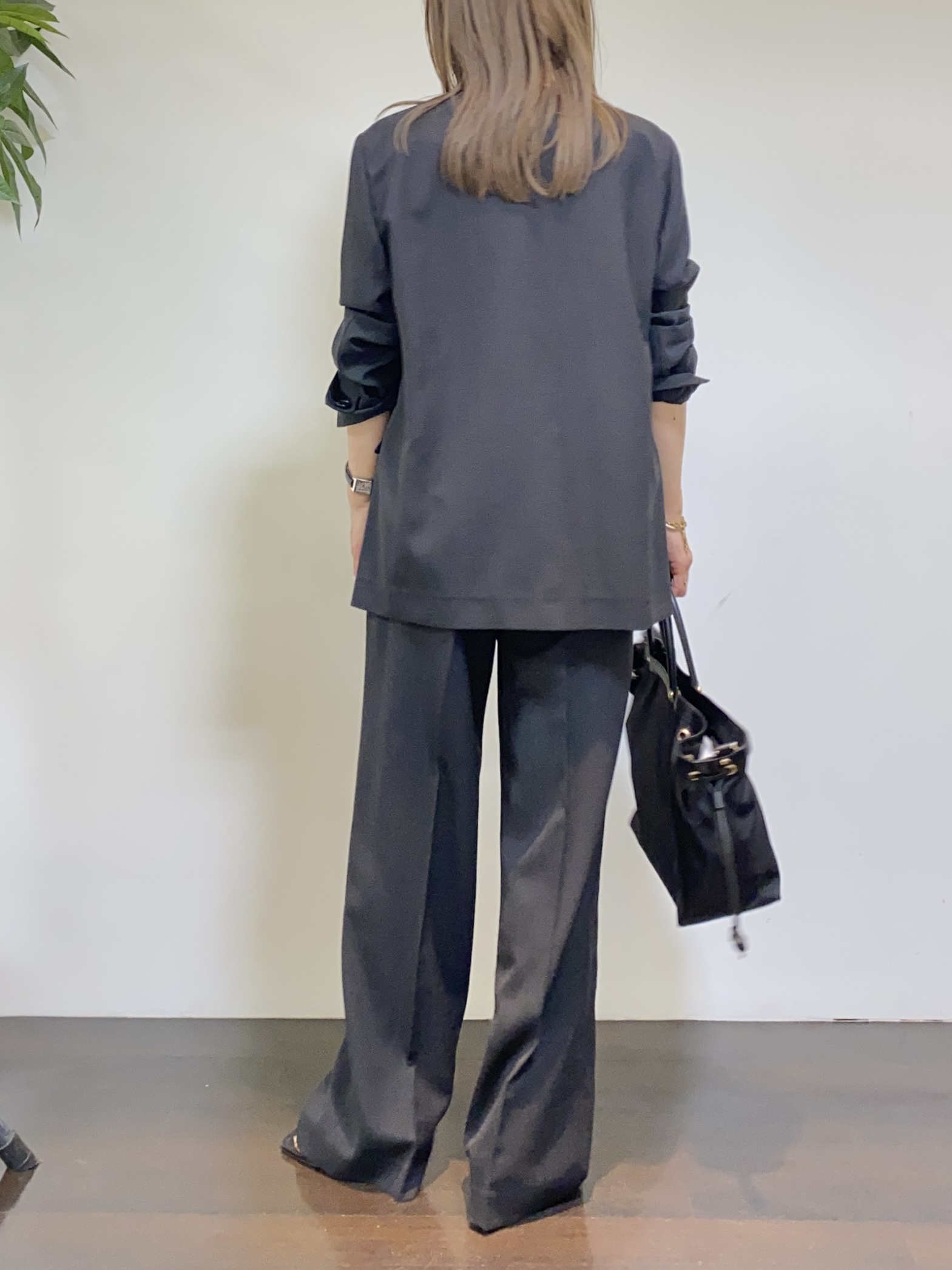 tomoさんの「UNTITLED｜◆【さらりと快適/セットアップ可/UV/接触冷感】スラブカラーレスジャケット」を使ったコーディネート