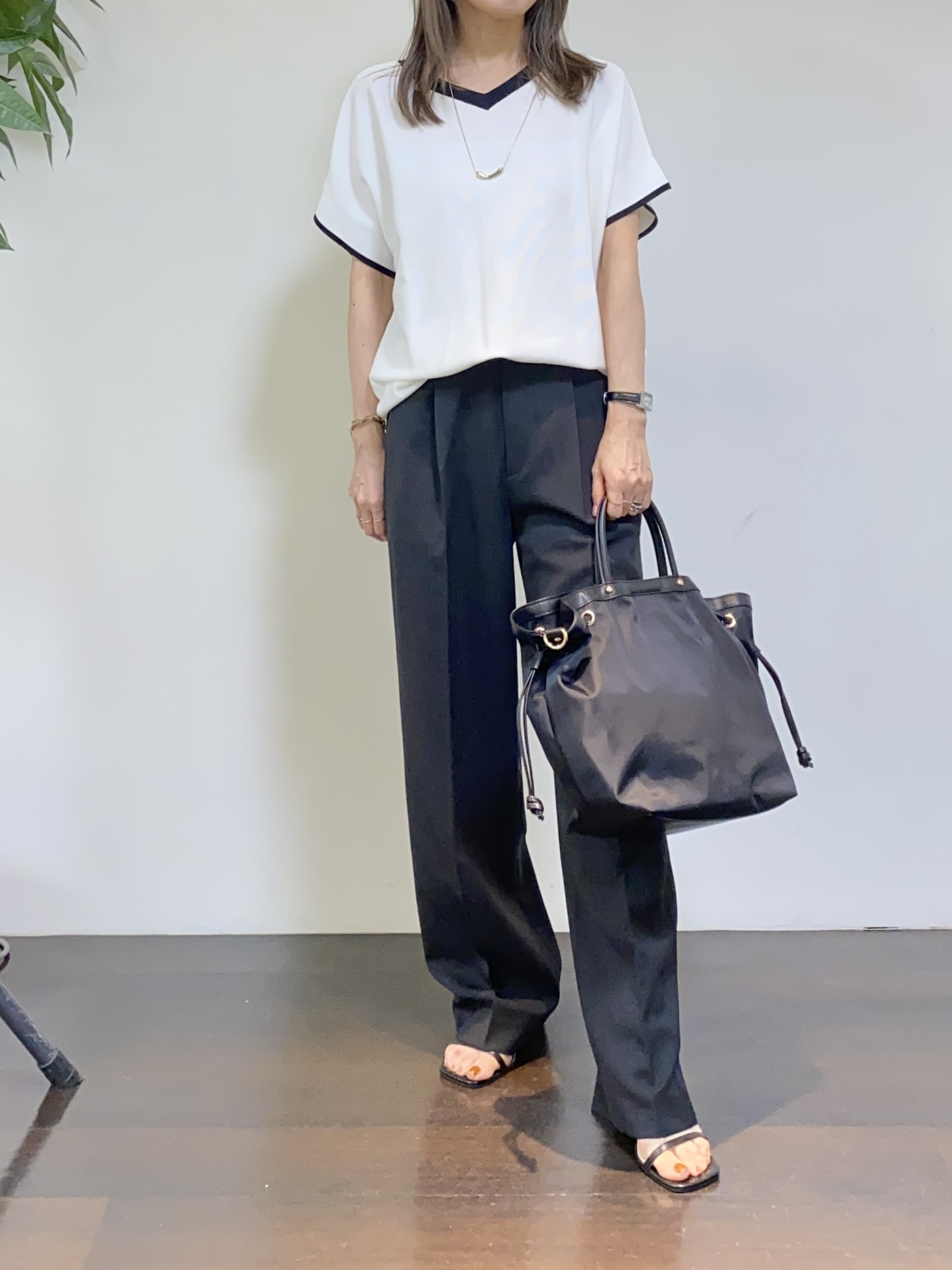 tomoさんの「UNTITLED｜◆【さらりと快適/セットアップ可/UV/接触冷感】スラブカラーレスジャケット」を使ったコーディネート