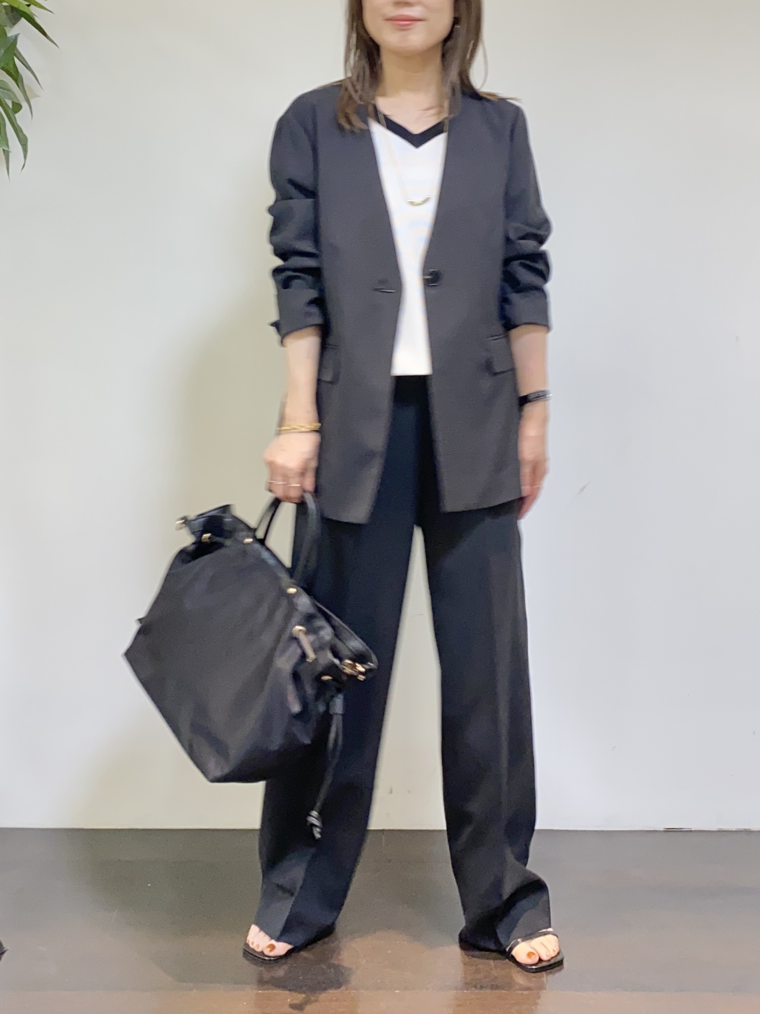 tomoさんの「UNTITLED｜◆【さらりと快適/セットアップ可/UV/接触冷感】スラブカラーレスジャケット」を使ったコーディネート