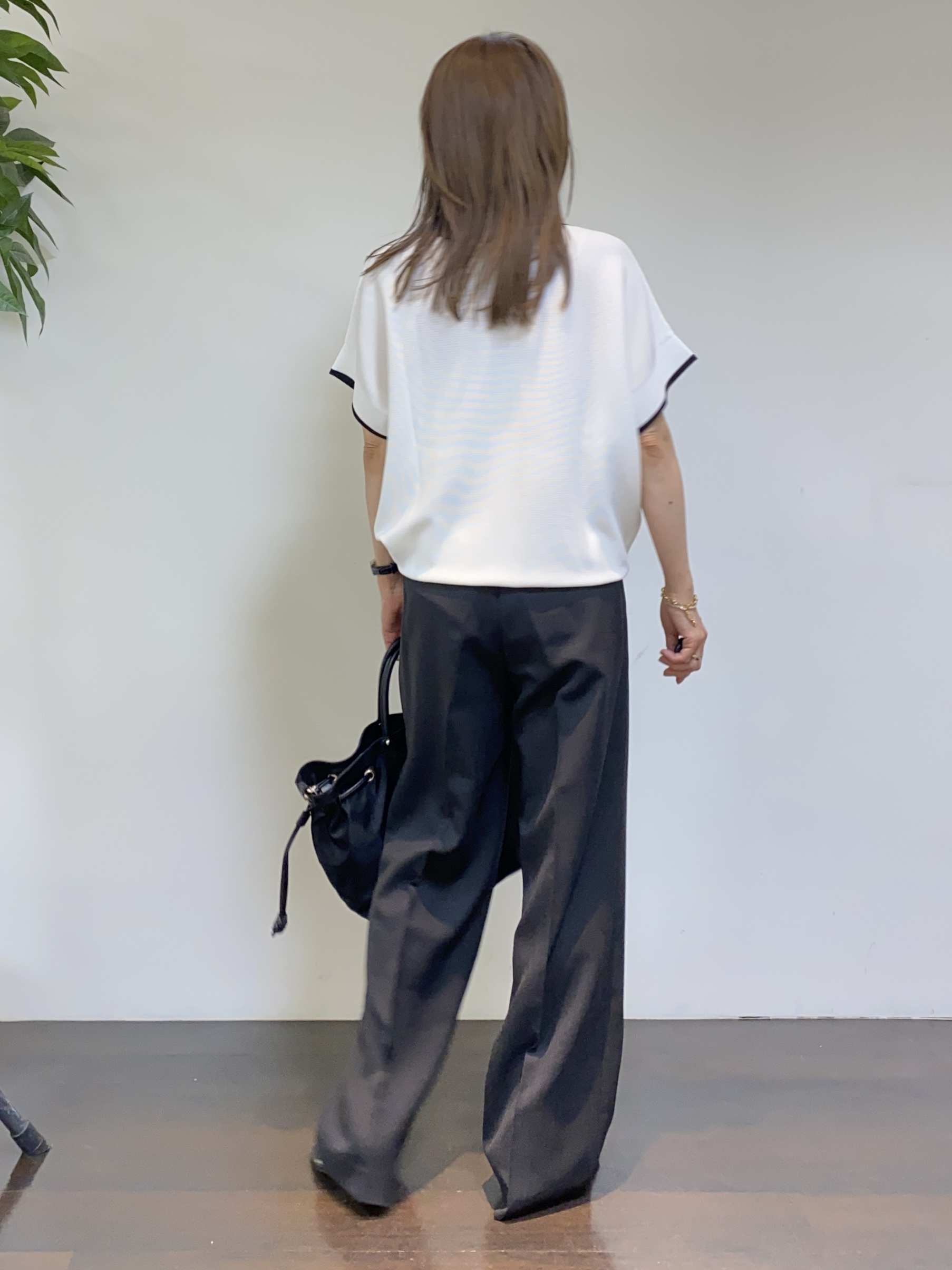 tomoさんの「UNTITLED｜◆【さらりと快適/セットアップ可/UV/接触冷感】スラブカラーレスジャケット」を使ったコーディネート