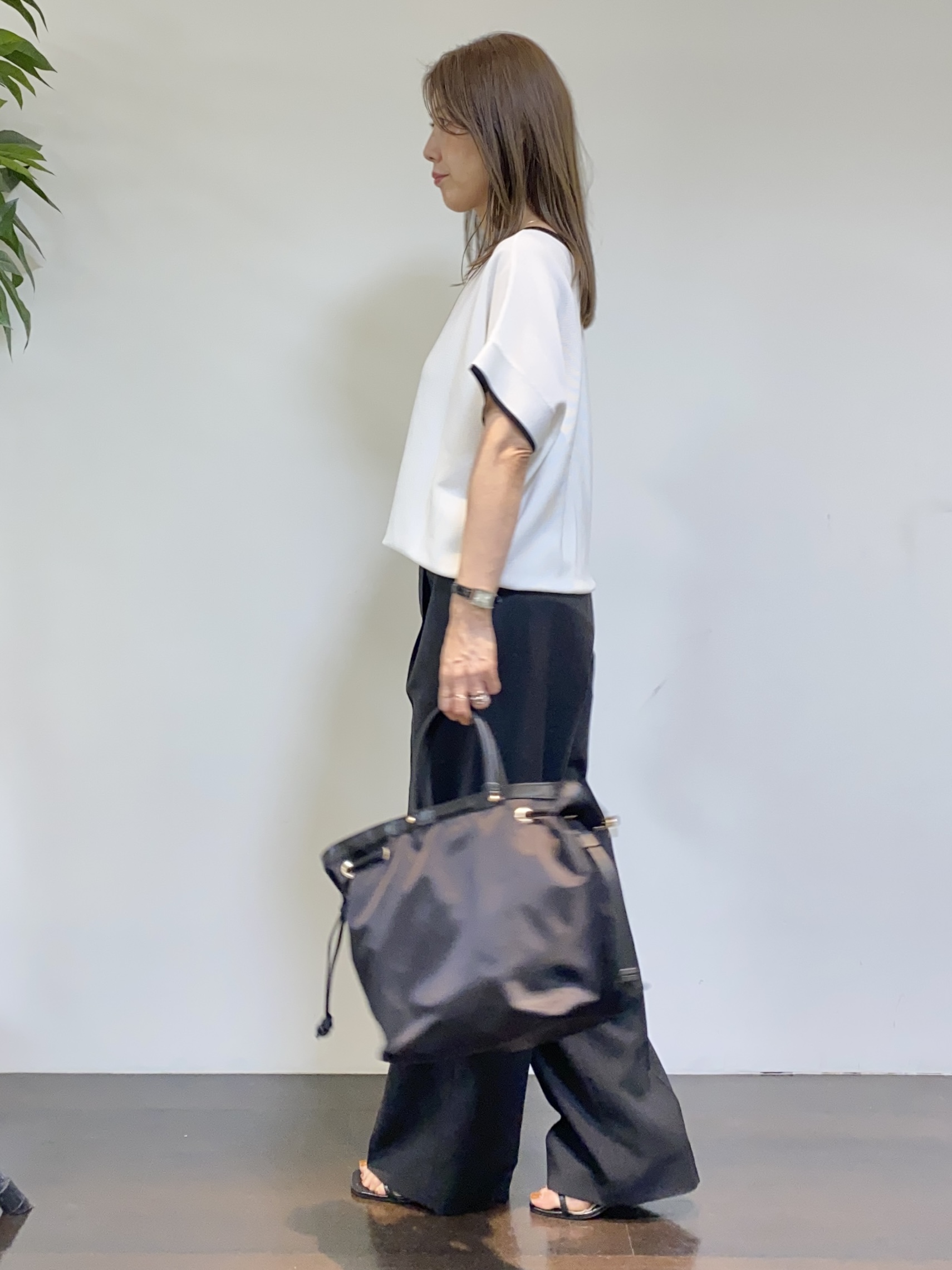 tomoさんの「UNTITLED｜◆【さらりと快適/セットアップ可/UV/接触冷感】スラブカラーレスジャケット」を使ったコーディネート