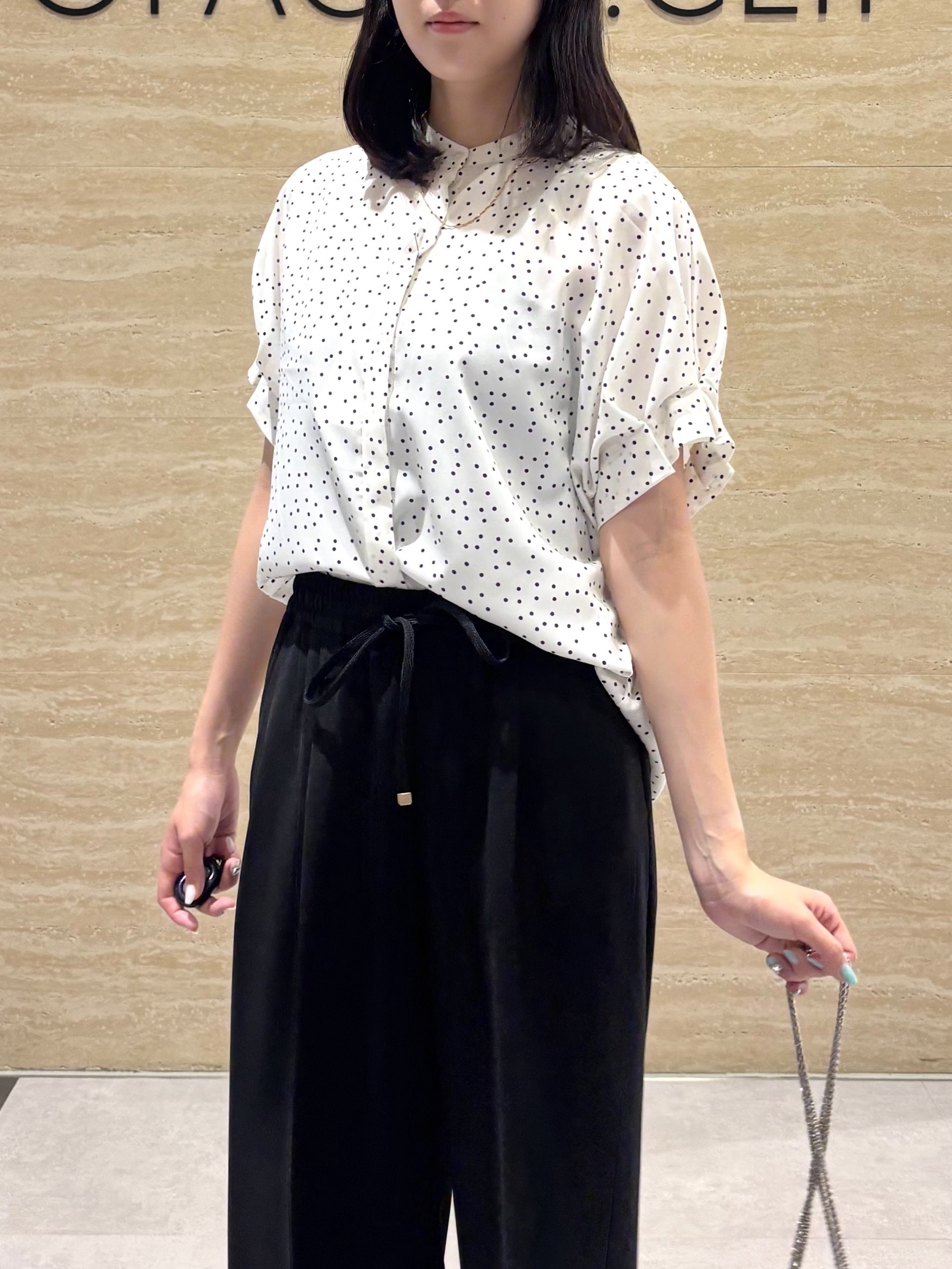 Ririkaさんの「OPAQUE.CLIP｜タックスリーブ プリントブラウス《イージーアイロン／洗濯機OK》」を使ったコーディネート