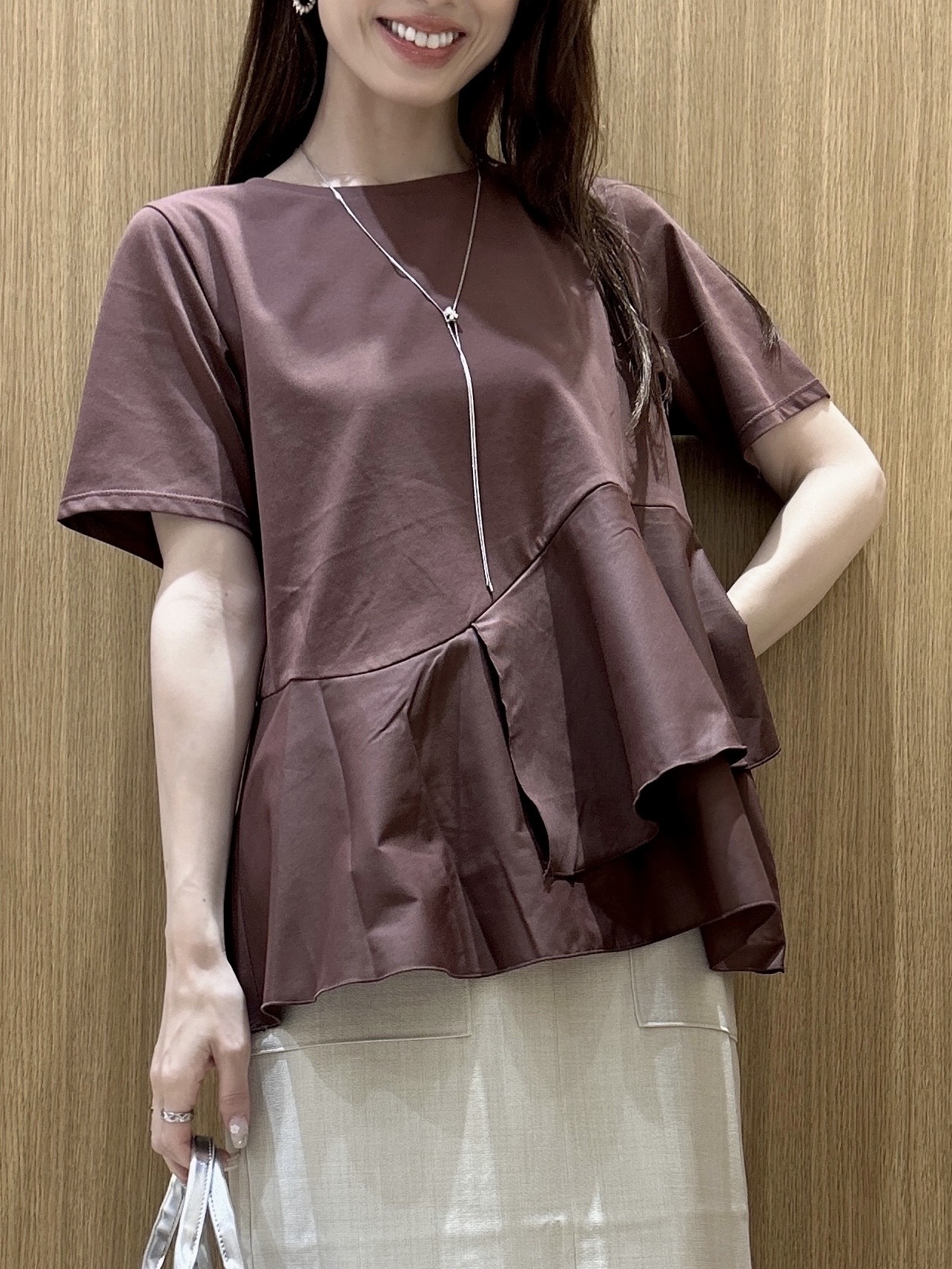 maiさんの「OPAQUE.CLIP｜ペプラムドッキングカットソー【洗濯機OK】」を使ったコーディネート