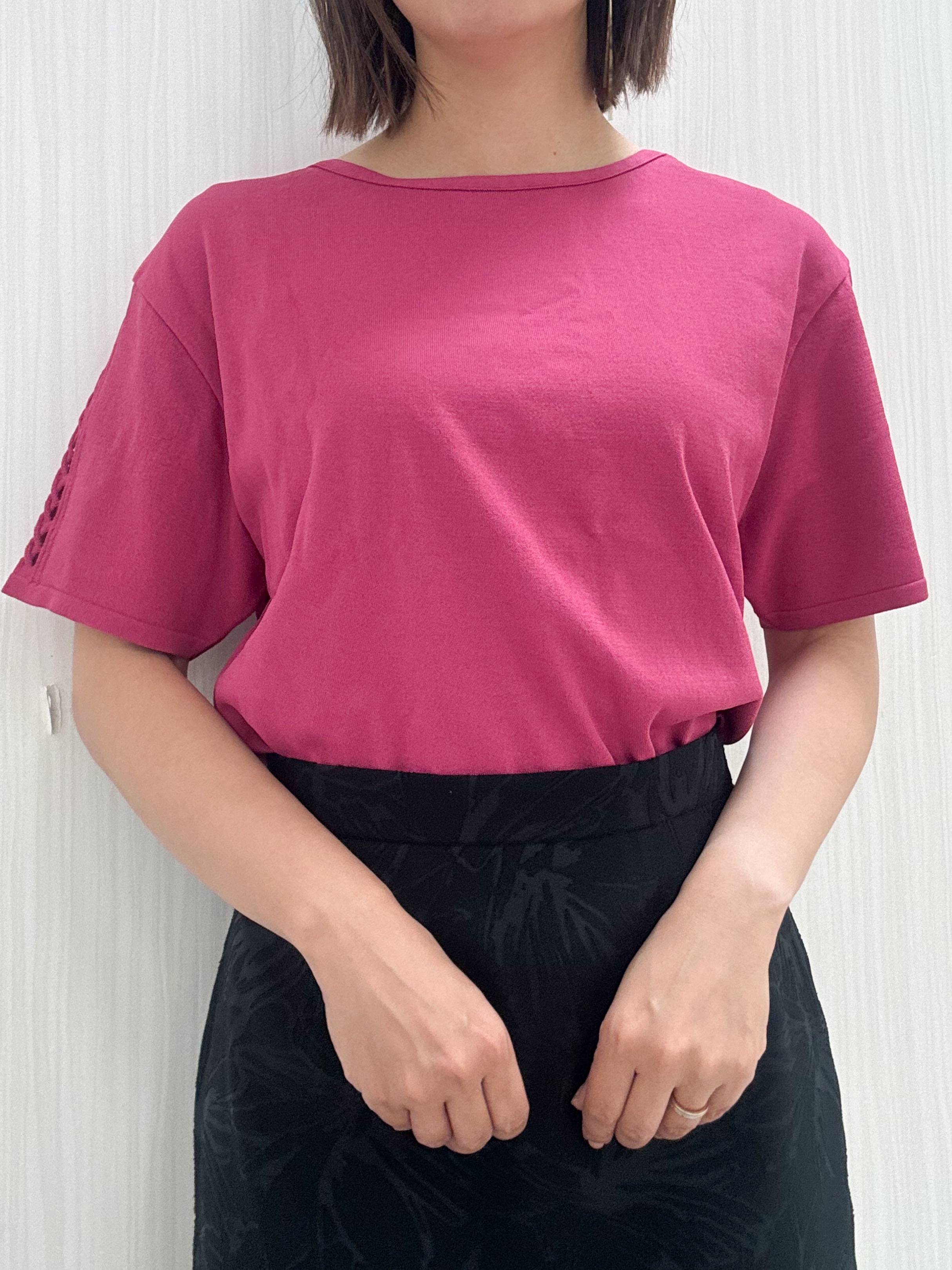 yuさんの「COUP DE CHANCE｜【手洗い可／日本製／接触冷感】袖クロス編みニット」を使ったコーディネート