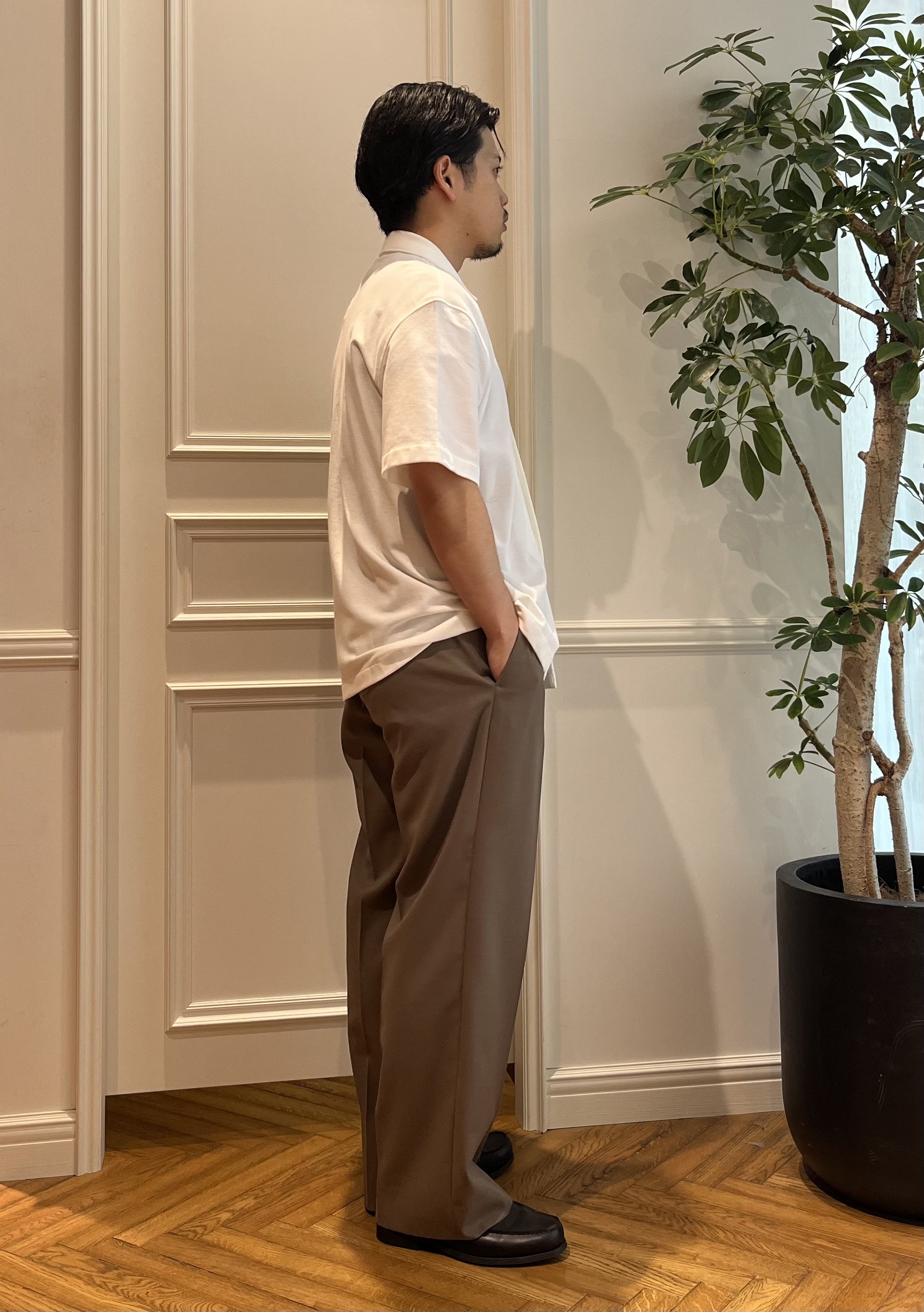 Tokuさんの「DRESSTERIOR｜【ウォッシャブル】サイドゴア ワンタックワイドパンツ」を使ったコーディネート