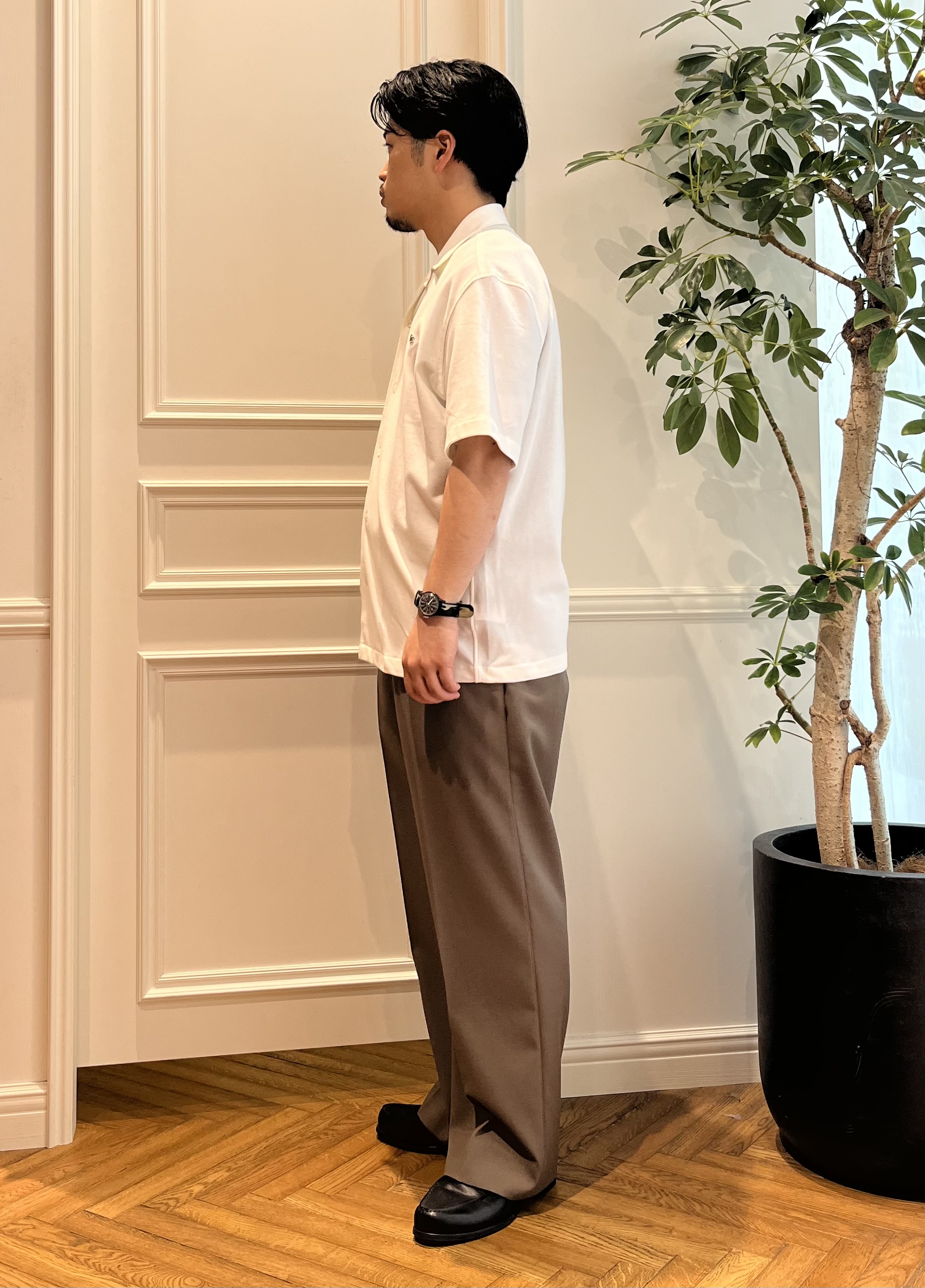 Tokuさんの「DRESSTERIOR｜【ウォッシャブル】サイドゴア ワンタックワイドパンツ」を使ったコーディネート