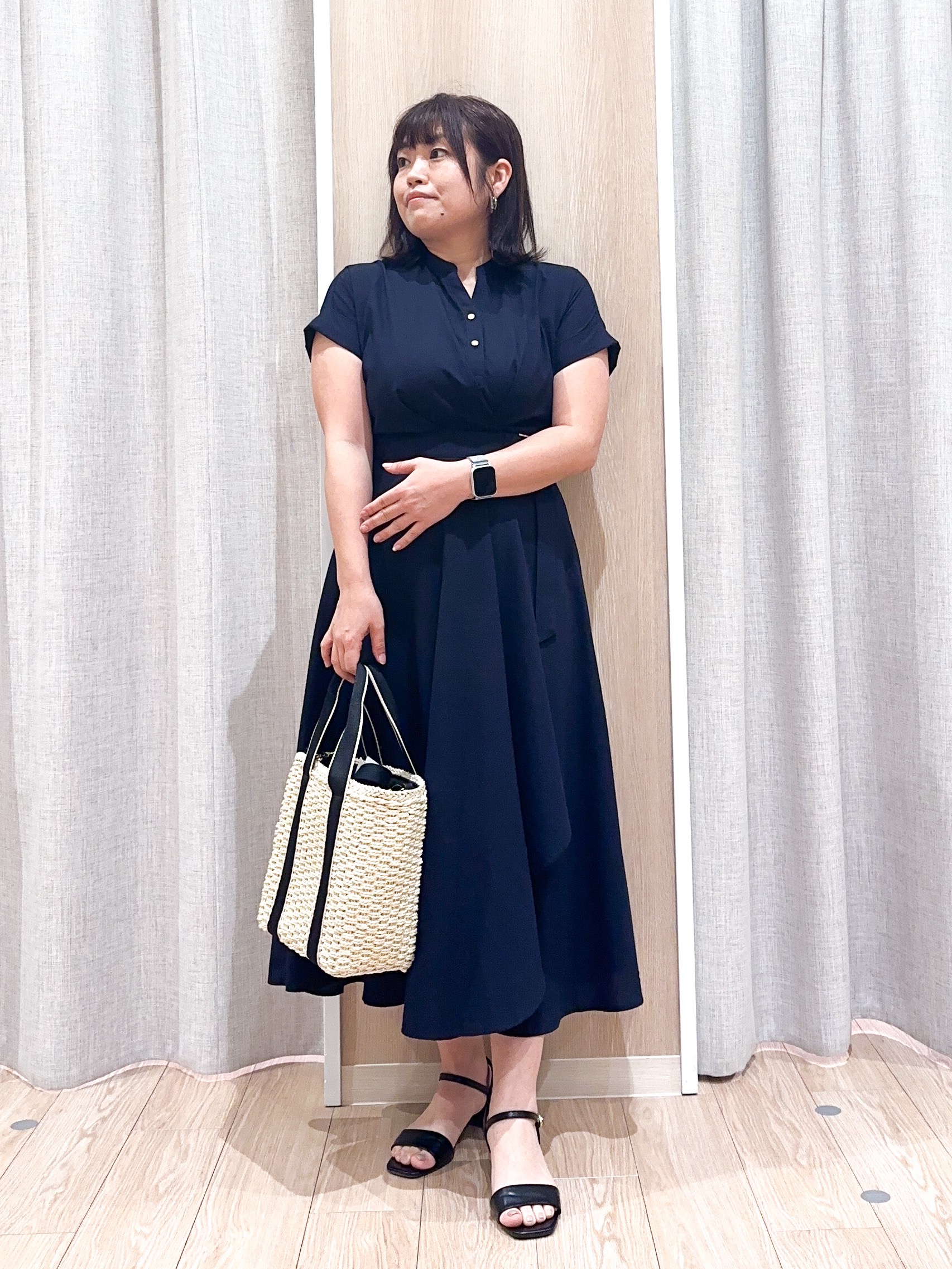 naoさんの「grove｜【洗える】さらっと軽やか、カシュクール風サッカーワンピース」を使ったコーディネート