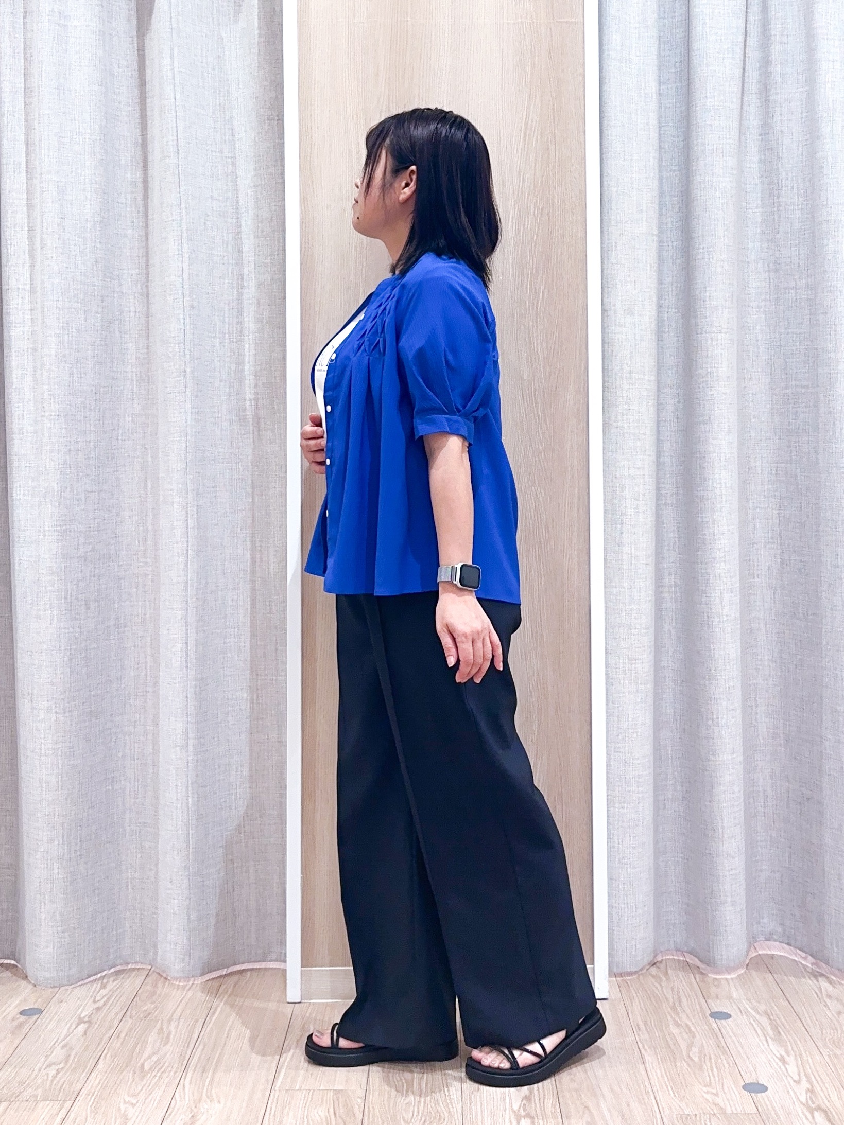 naoさんの「grove｜【貴島明日香さん着用/体型カバー】ON・OFF使えるスモッキングタックブラウス」を使ったコーディネート
