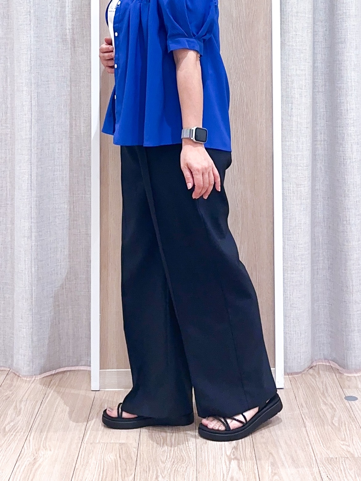 naoさんの「grove｜【貴島明日香さん着用/体型カバー】ON・OFF使えるスモッキングタックブラウス」を使ったコーディネート