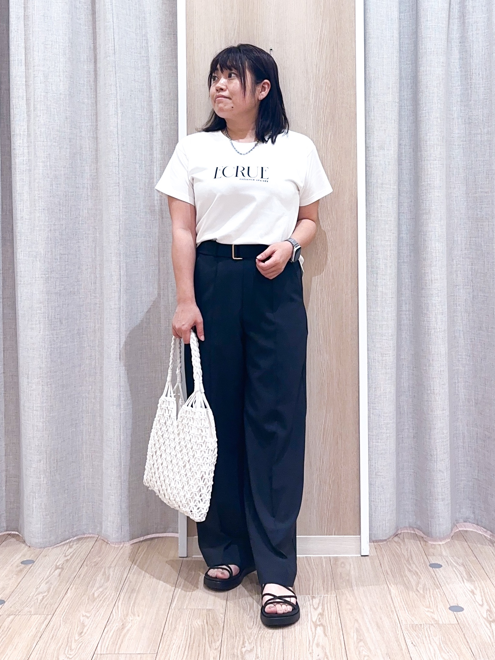 naoさんの「grove｜【貴島明日香さん着用/体型カバー】ON・OFF使えるスモッキングタックブラウス」を使ったコーディネート