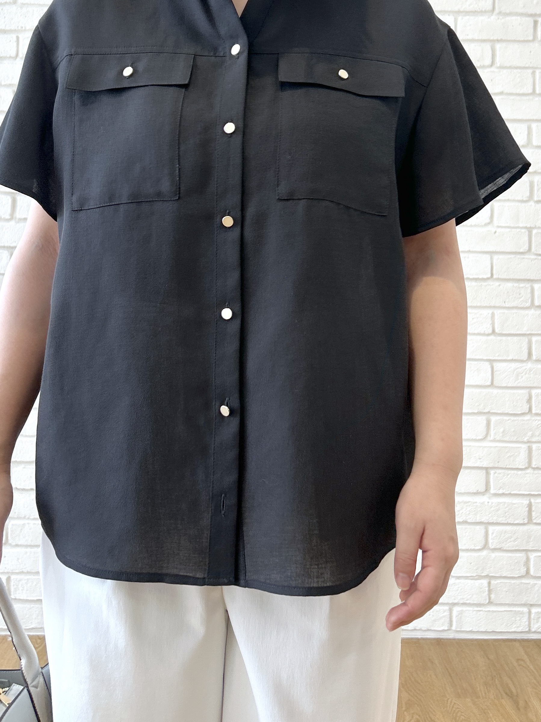 Hirokaさんの「grove｜【洗濯機OK/SETUP可】シワになりにくい、フレアスリーブブラウス」を使ったコーディネート