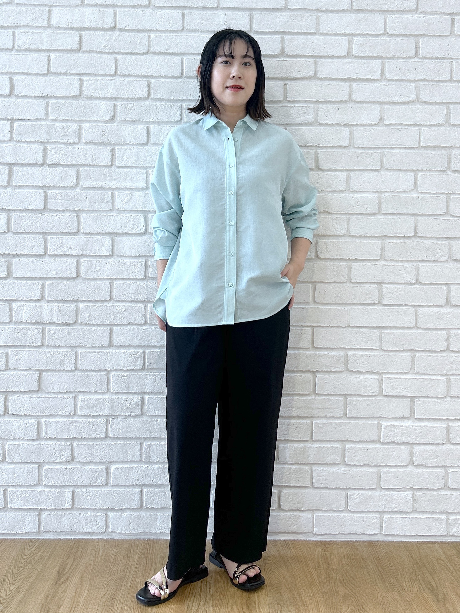 Hirokaさんの「grove｜【洗濯機OK】朝晩の気温差に◎軽やかシアーシャツ」を使ったコーディネート