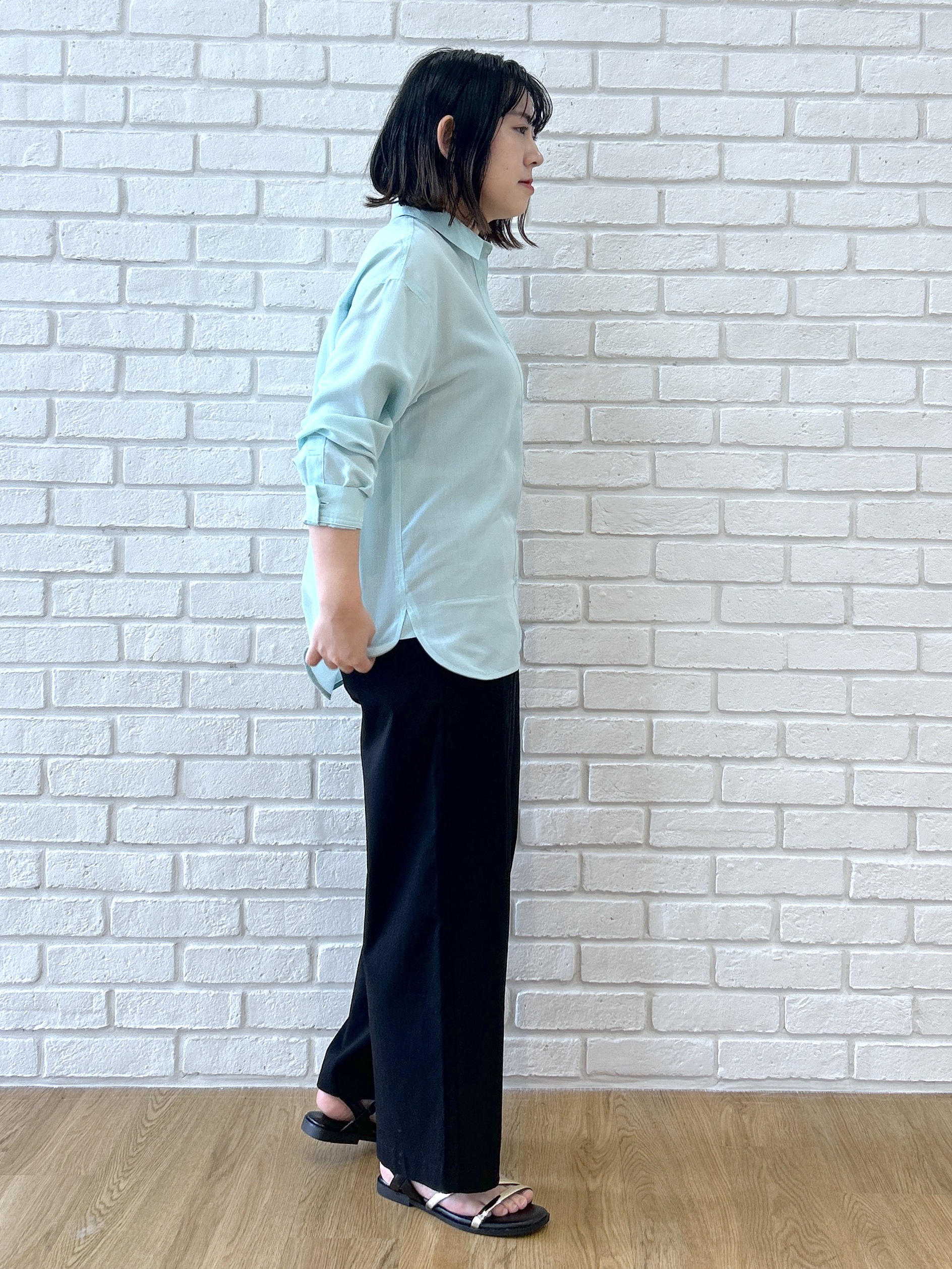 Hirokaさんの「grove｜【洗濯機OK】朝晩の気温差に◎軽やかシアーシャツ」を使ったコーディネート
