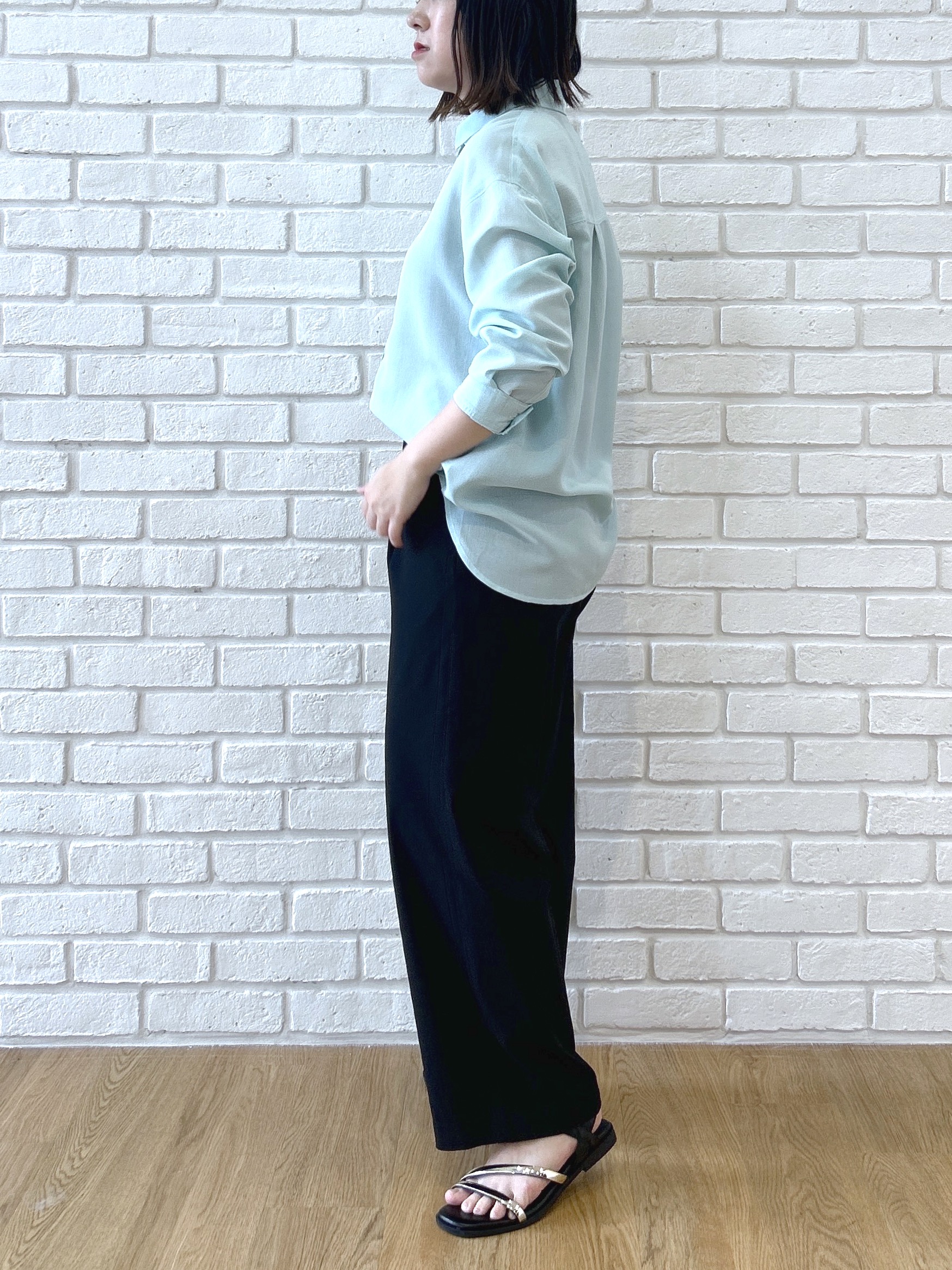 Hirokaさんの「grove｜【洗濯機OK】朝晩の気温差に◎軽やかシアーシャツ」を使ったコーディネート