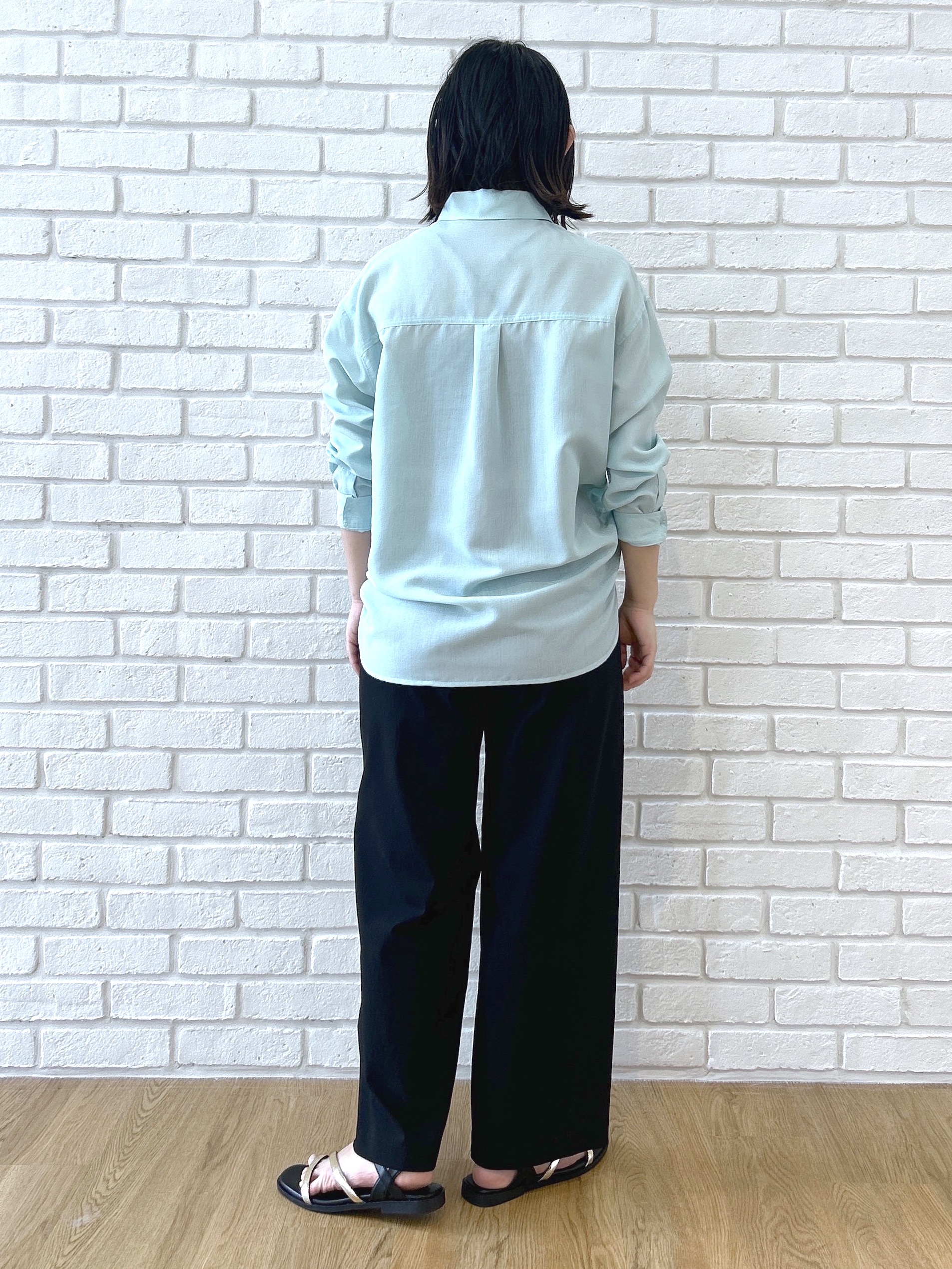 Hirokaさんの「grove｜【洗濯機OK】朝晩の気温差に◎軽やかシアーシャツ」を使ったコーディネート