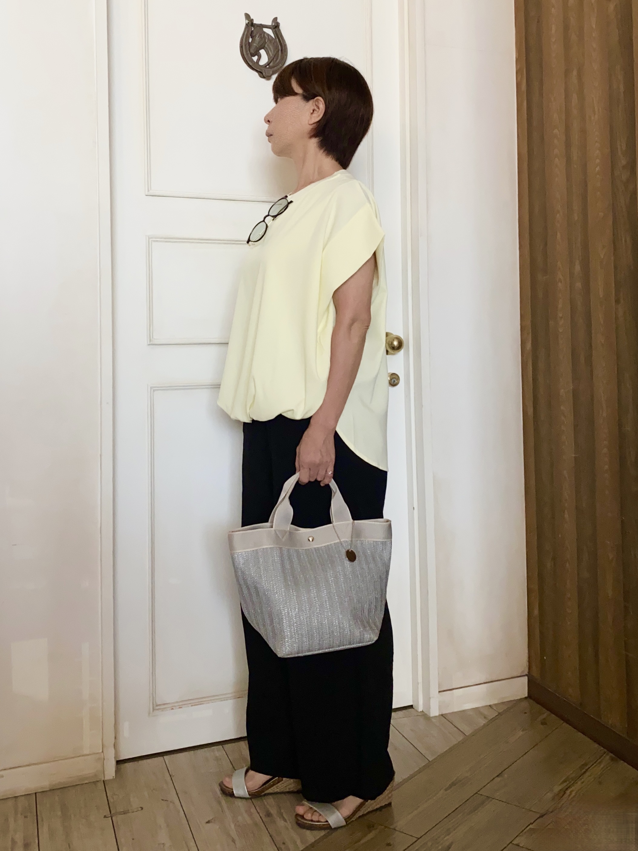 WAさんの「SHOO･LA･RUE｜【洗濯機可/体型カバー】インしてる風 ふんわり裾バルーントップス」を使ったコーディネート