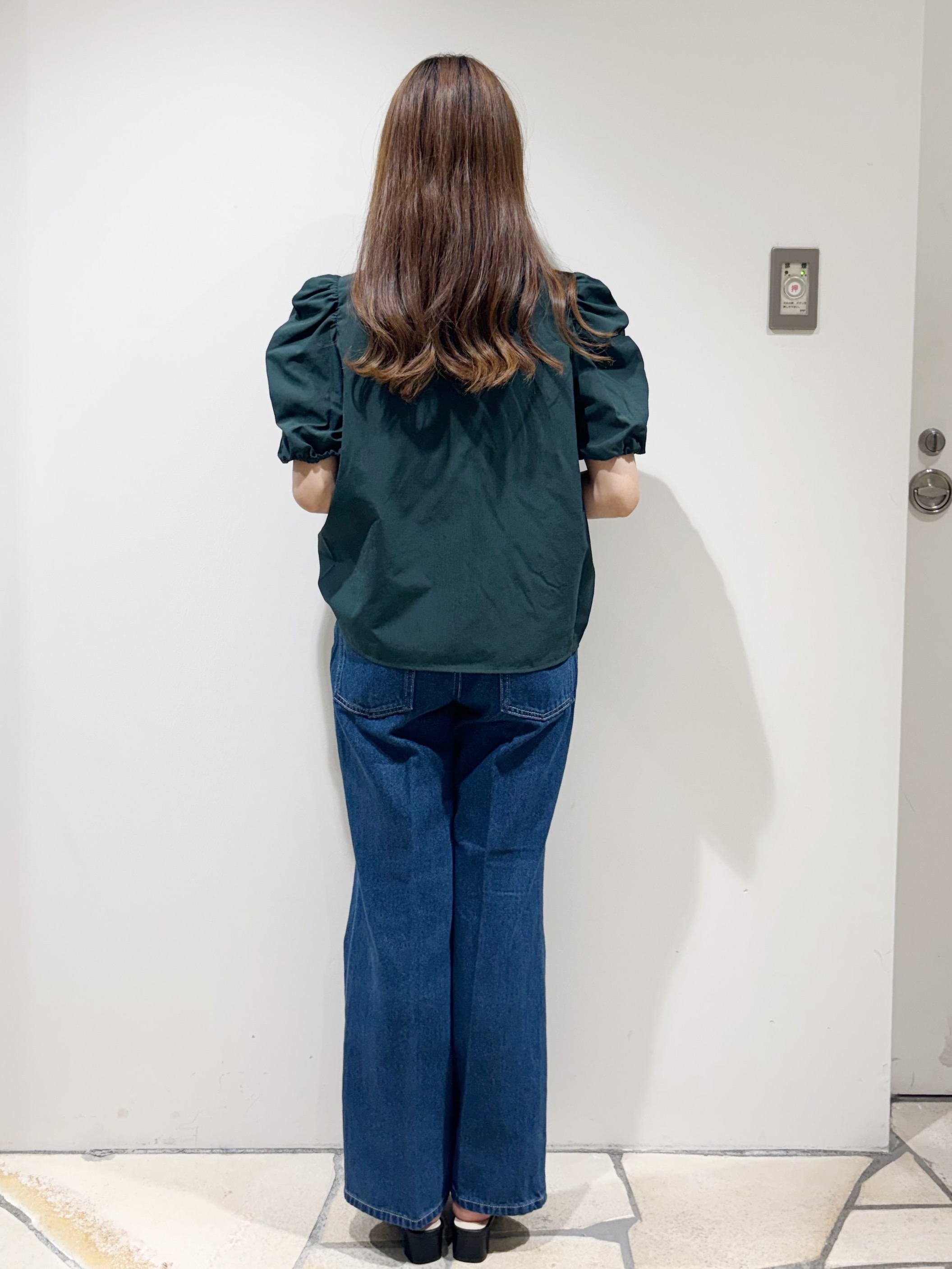 みあたんさんの「index｜【接触冷感／防シワ】シャーリングスリーブブラウス《洗濯機OK》」を使ったコーディネート