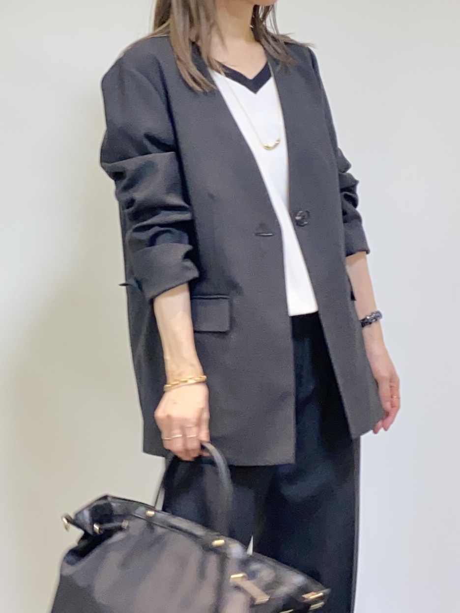 tomoさんの「UNTITLED｜◆【さらりと快適/セットアップ可/UV/接触冷感】スラブカラーレスジャケット」を使ったコーディネート