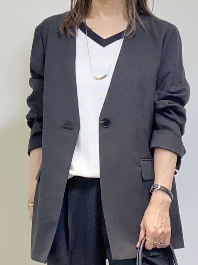 tomoさんの「UNTITLED｜◆【さらりと快適/セットアップ可/UV/接触冷感】スラブカラーレスジャケット」を使ったコーディネート