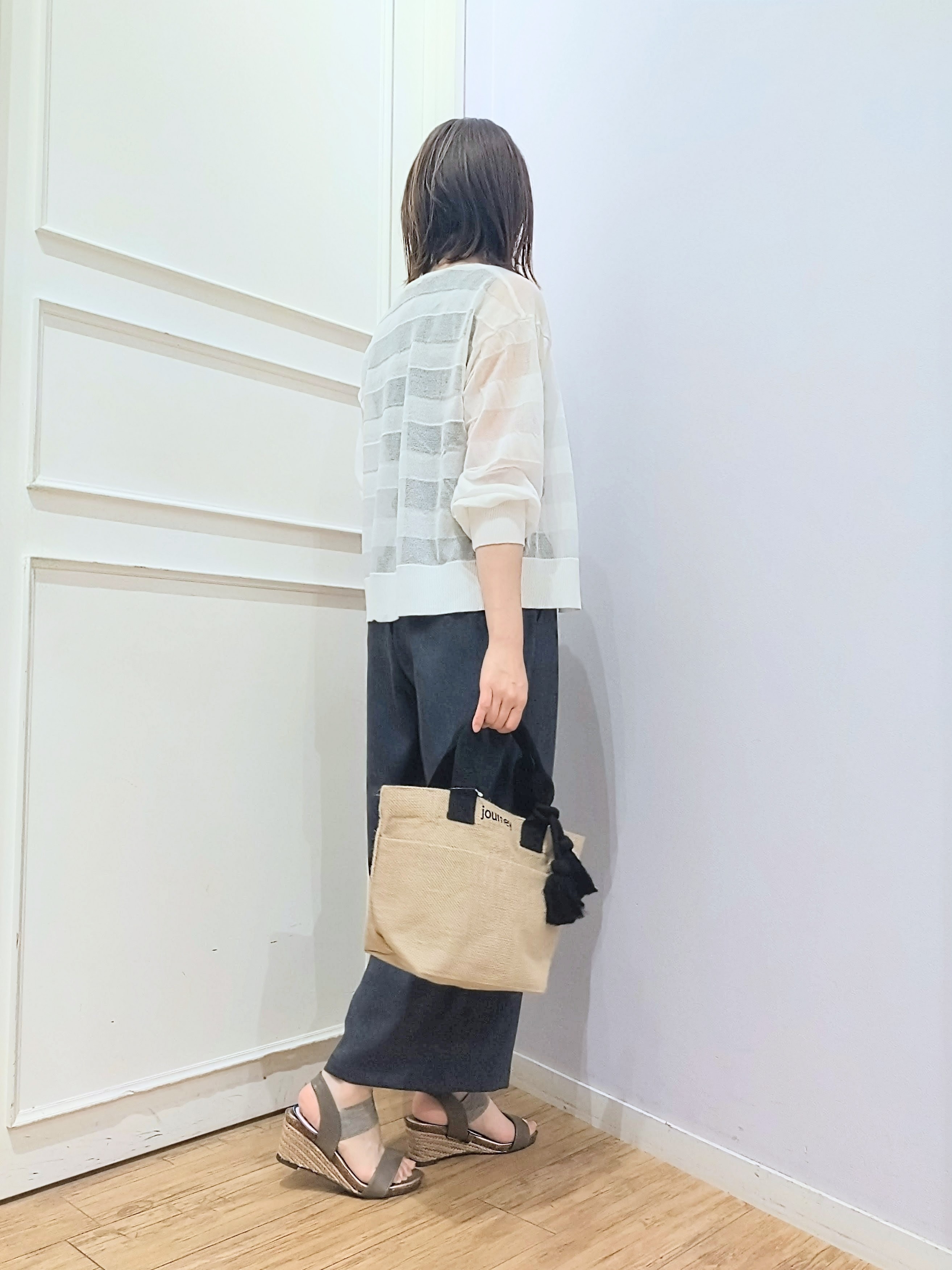 miomioさんの「SHOO･LA･RUE｜【洗濯機可/S-LL】涼し気な透け感 日差し冷房対策に シアーボーダーカーディガン」を使ったコーディネート