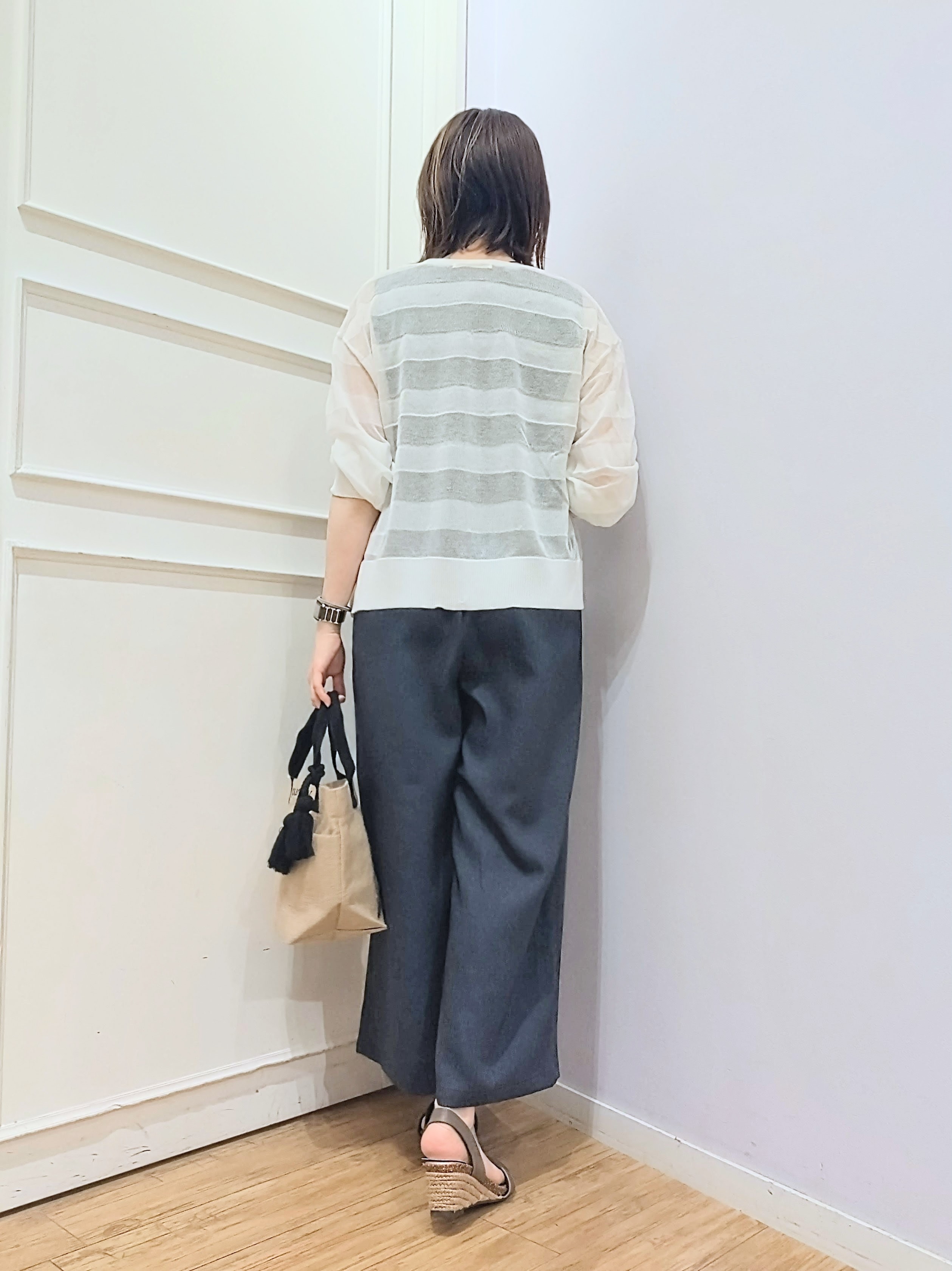 miomioさんの「SHOO･LA･RUE｜【洗濯機可/S-LL】涼し気な透け感 日差し冷房対策に シアーボーダーカーディガン」を使ったコーディネート