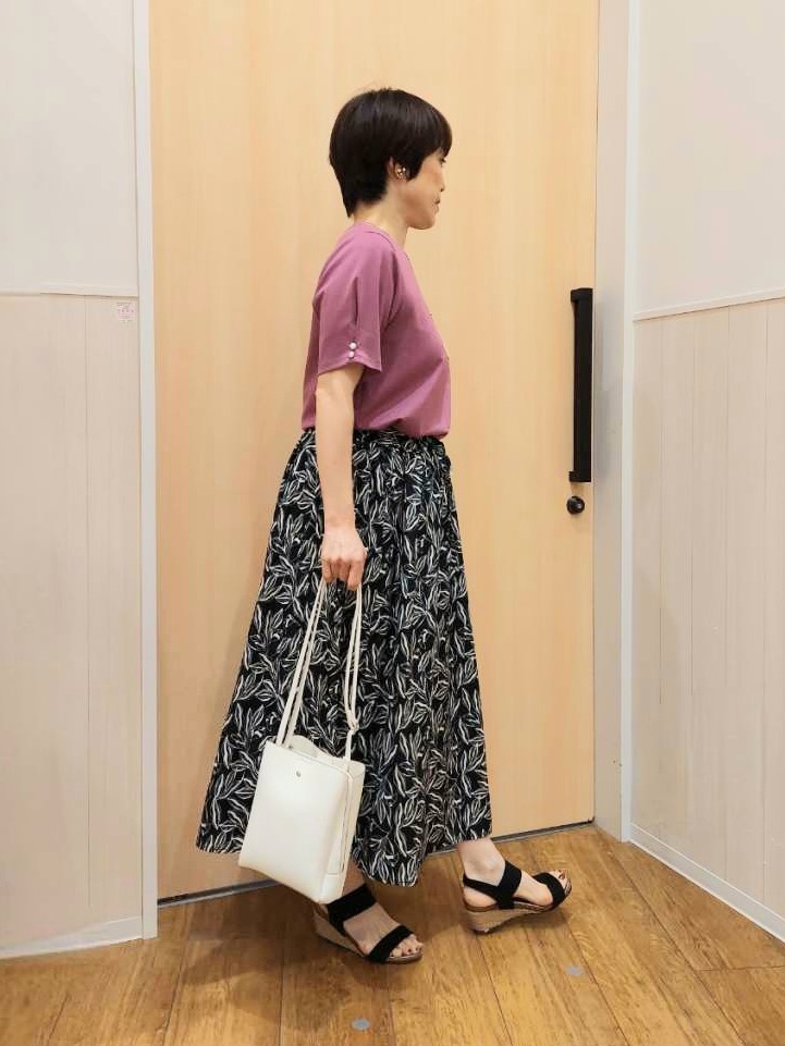 Kさんの「SHOO･LA･RUE｜【2点セット/洗濯機可/S-LL】ネックレス付き お袖パールブラウス」を使ったコーディネート