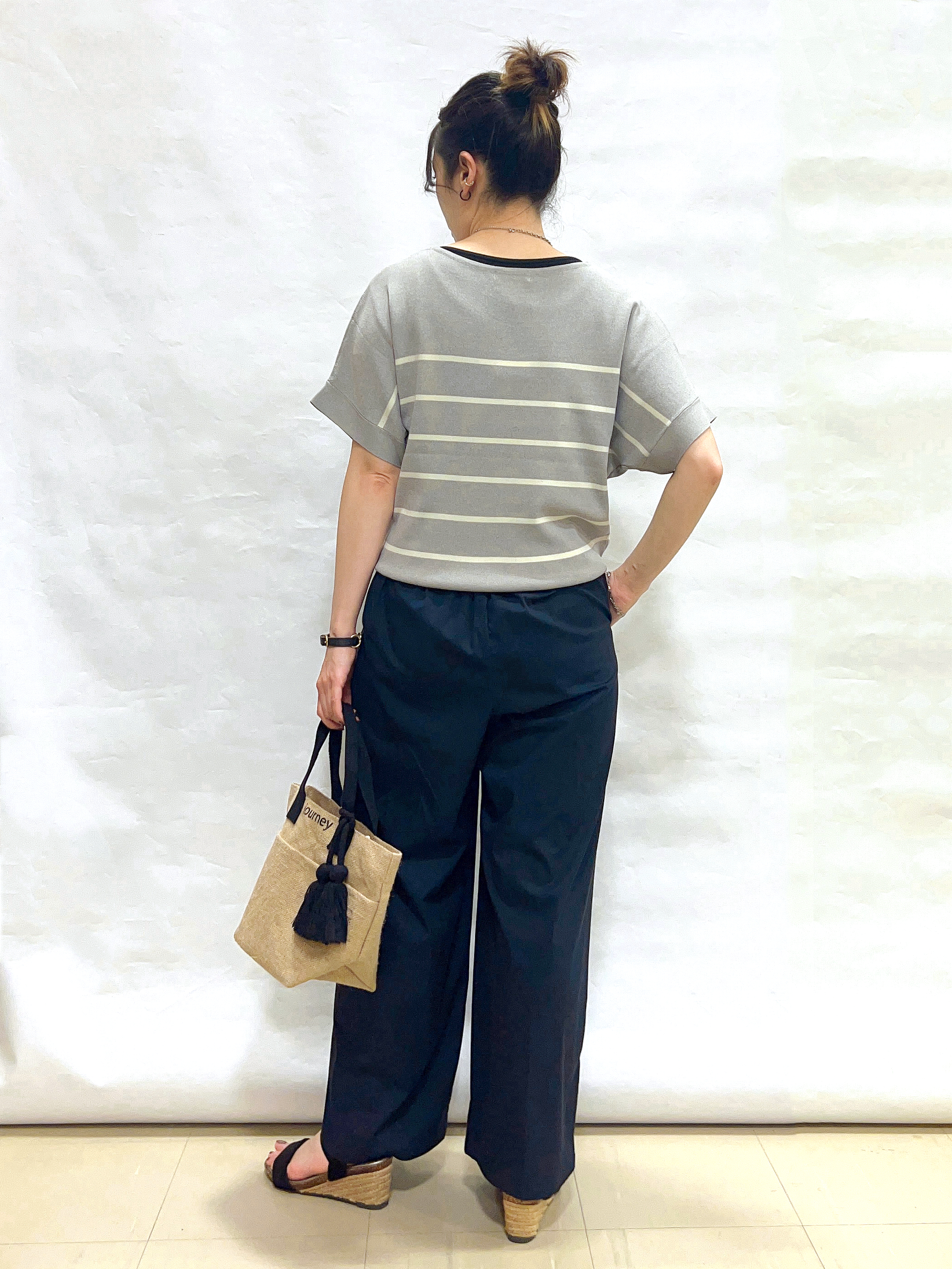 まっつんさんの「SHOO･LA･RUE｜【毎日洗える/UV】二の腕隠れる さらっとドルマン半袖ニット」を使ったコーディネート