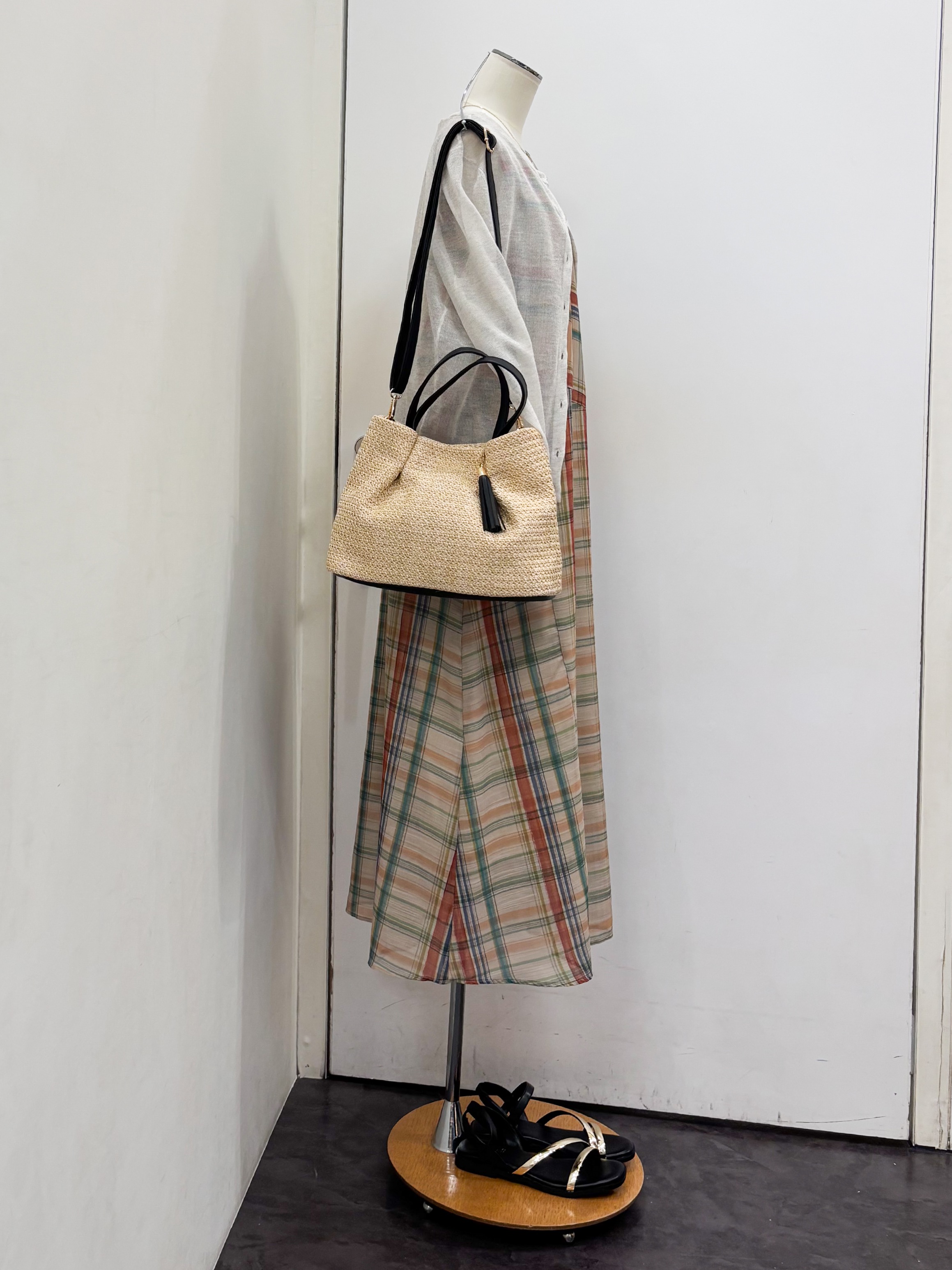 yukariさんの「grove｜高評価！【洗える/名品】大人の透け感、シアーカーディガン」を使ったコーディネート