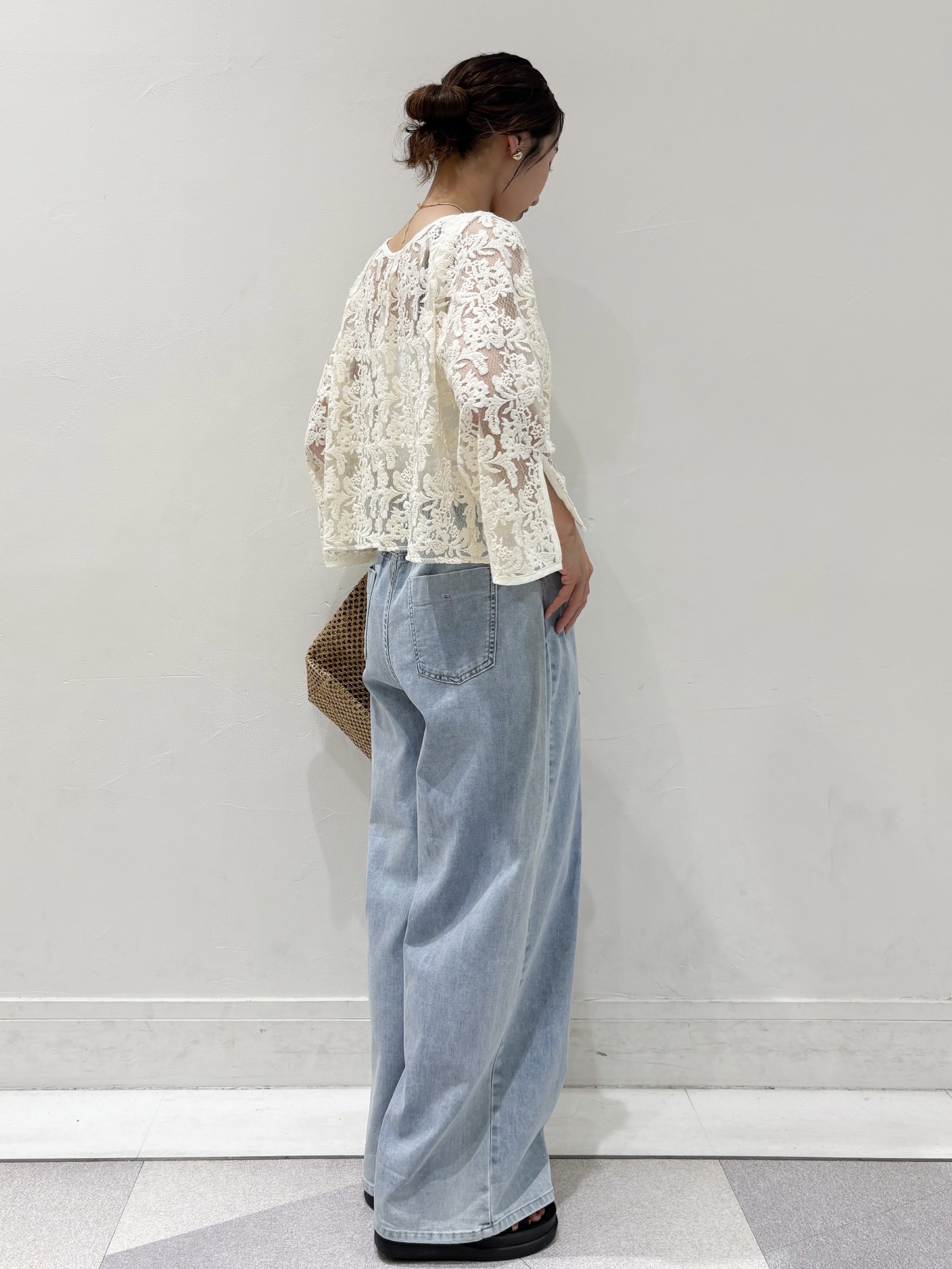 ちえさんの「OPAQUE.CLIP｜刺繍レースショートブラウス【洗える】」を使ったコーディネート