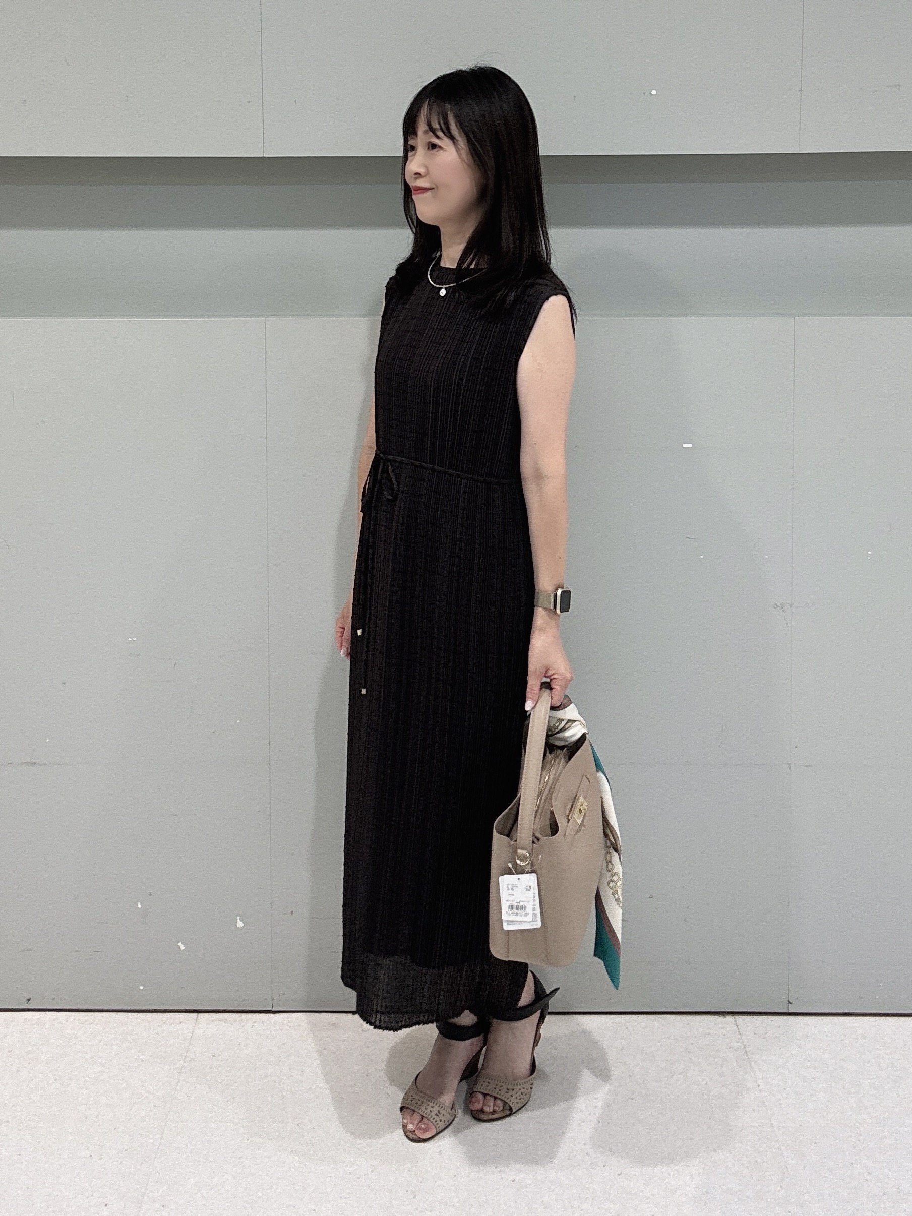 makiさんの「UNTITLED｜◆【ストレッチ性/洗える】短丈ニットカーディガン」を使ったコーディネート