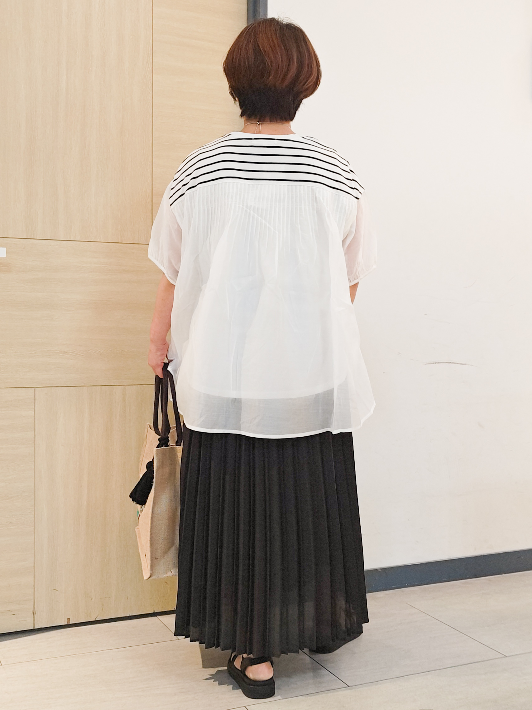 むぅポンさんの「grove｜【UVカット】体型カバー叶う、バックプリーツTシャツ」を使ったコーディネート