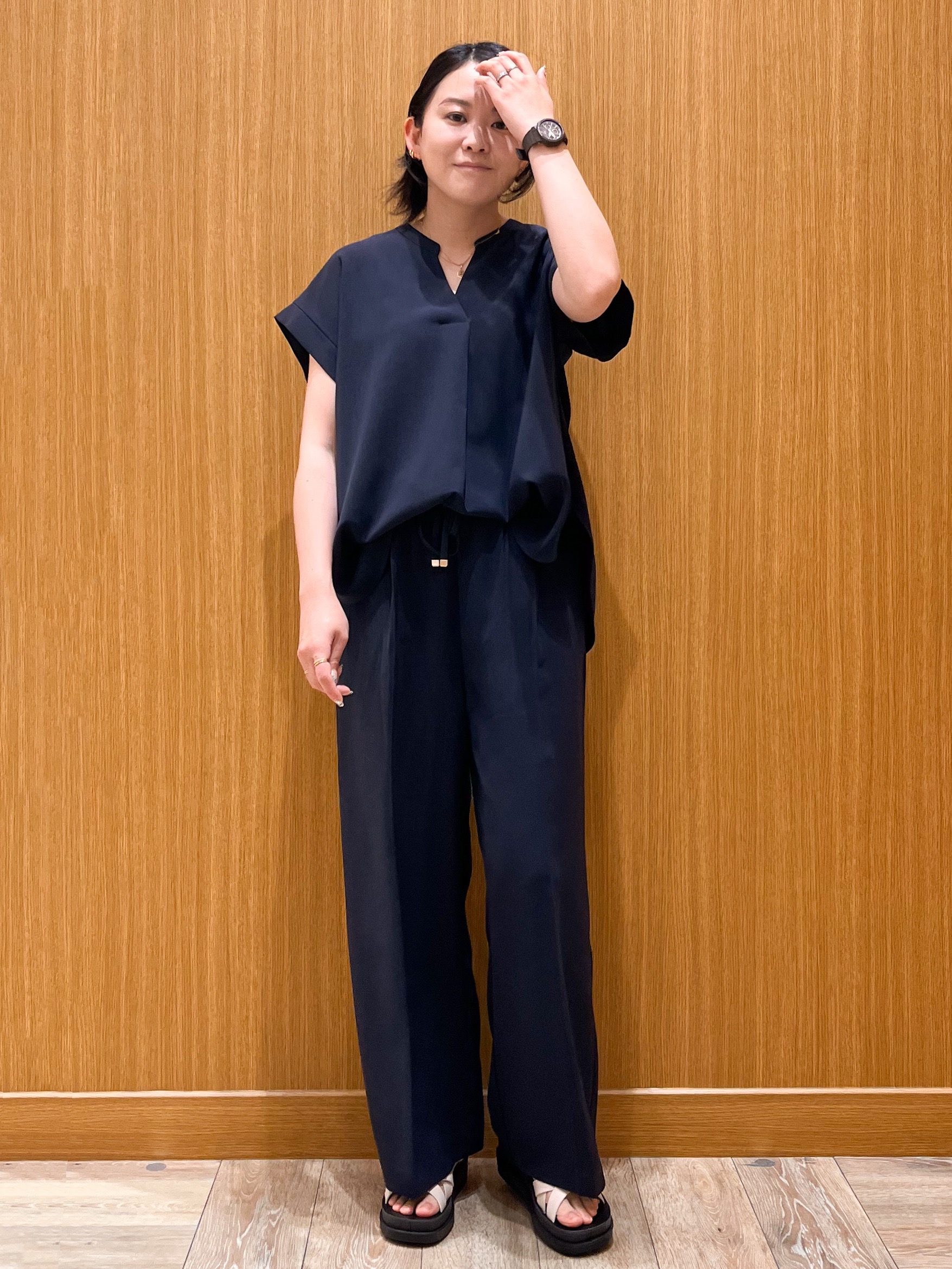 aさんの「OPAQUE.CLIP｜【ストレッチ／防シワ／洗濯機OK】スキッパーブラウス《SS～LL／5col／セットアップ可》」を使ったコーディネート