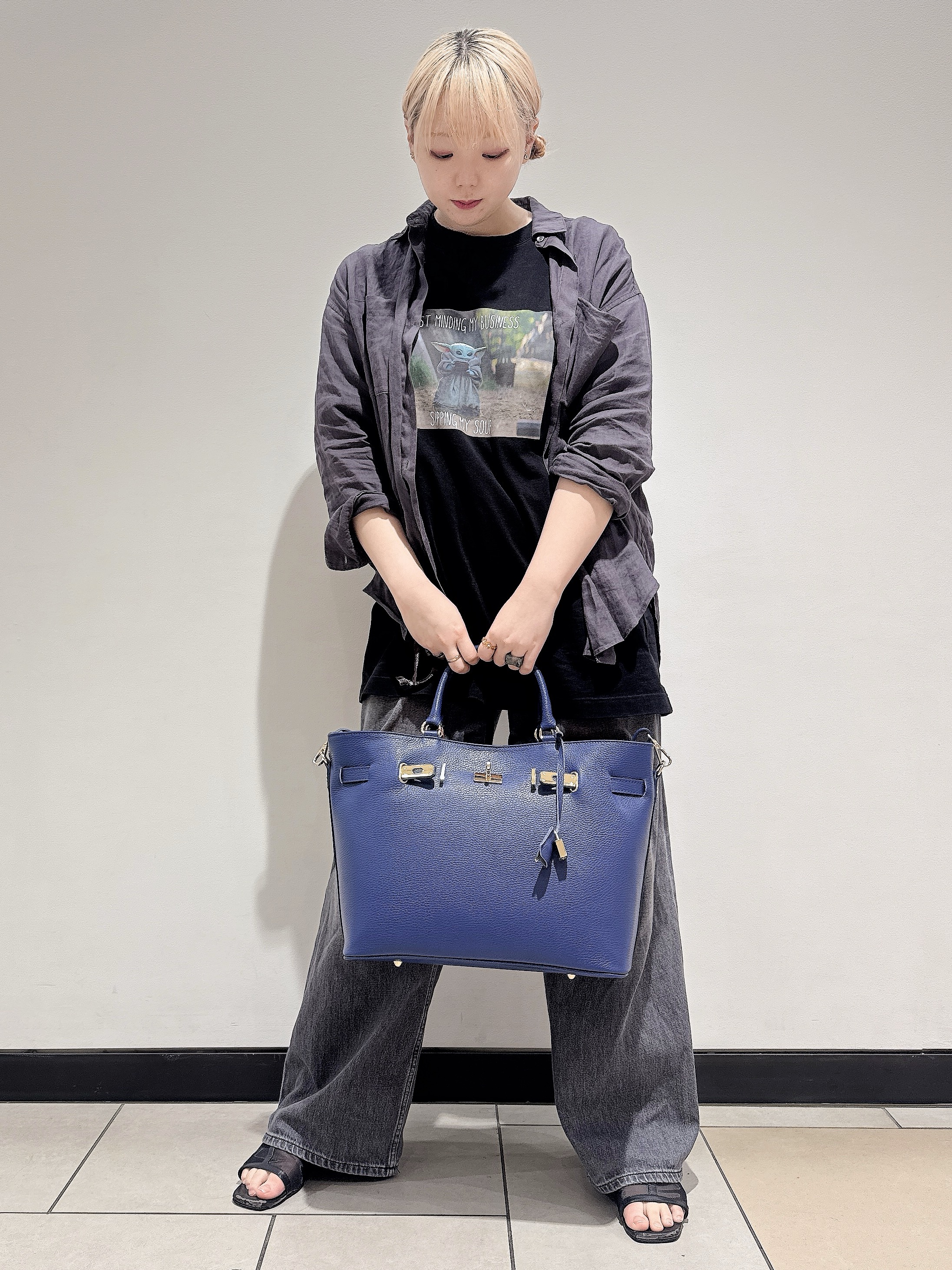 なかもとあきさんの「DRESSTERIOR｜【人気定番/ウォッシャブル】ガーメントダイラミーシャツ」を使ったコーディネート