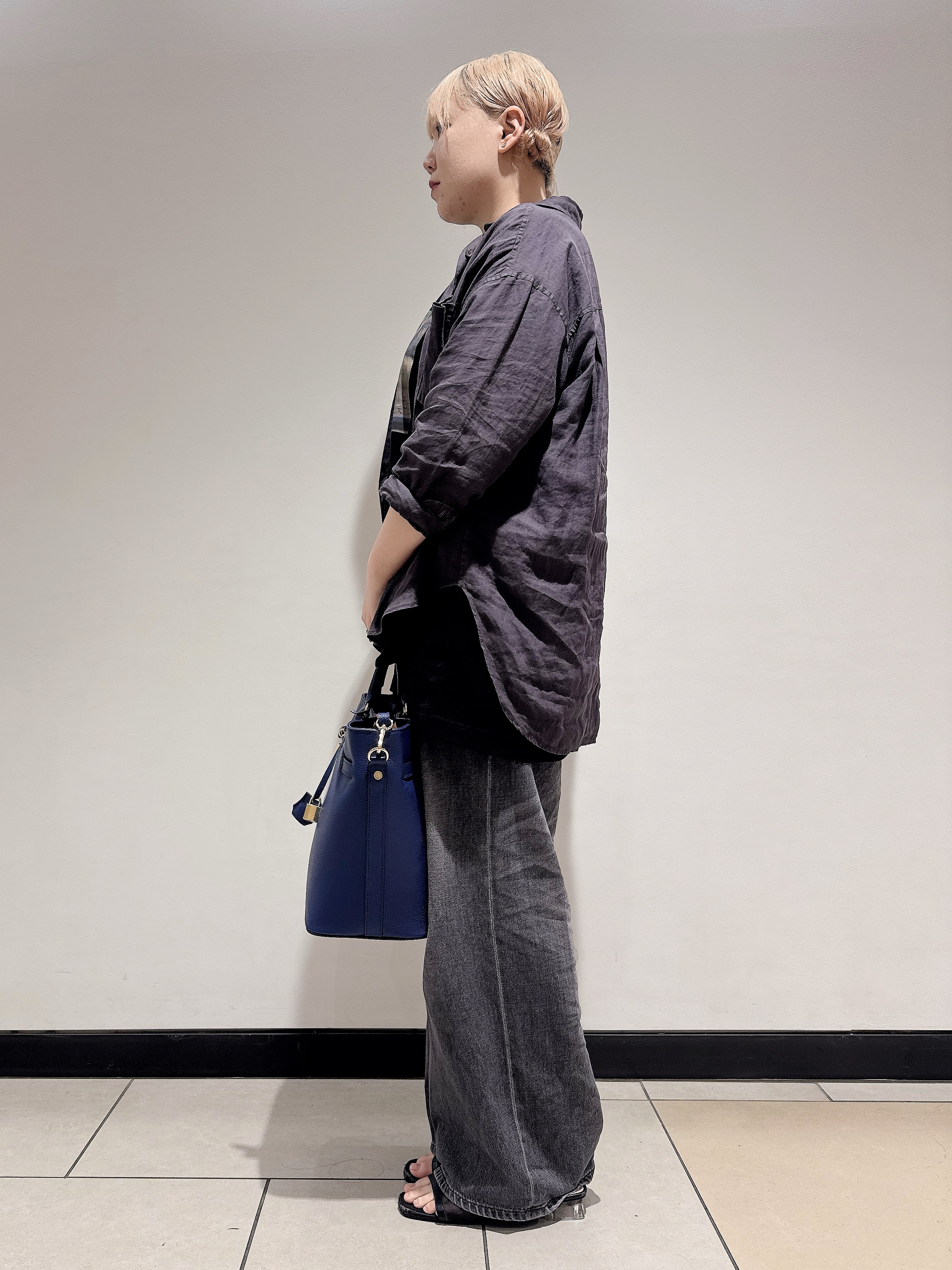 なかもとあきさんの「DRESSTERIOR｜【人気定番/ウォッシャブル】ガーメントダイラミーシャツ」を使ったコーディネート