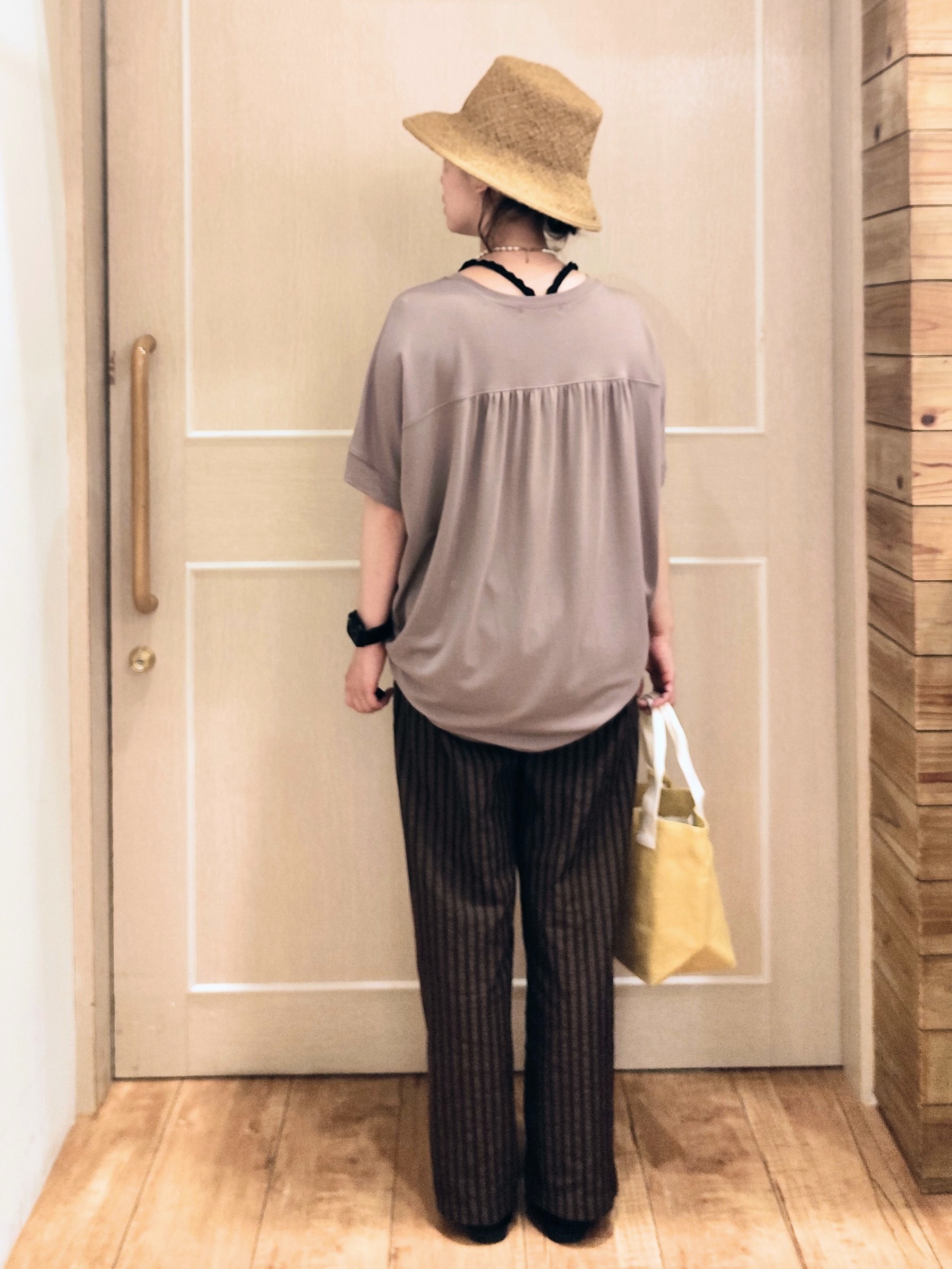 mayumiさんの「SHOO･LA･RUE｜【ひんやり/UV/S-LL/体型カバー】ゆるっとインせず決まる ひやとろドルマンTシャツ」を使ったコーディネート