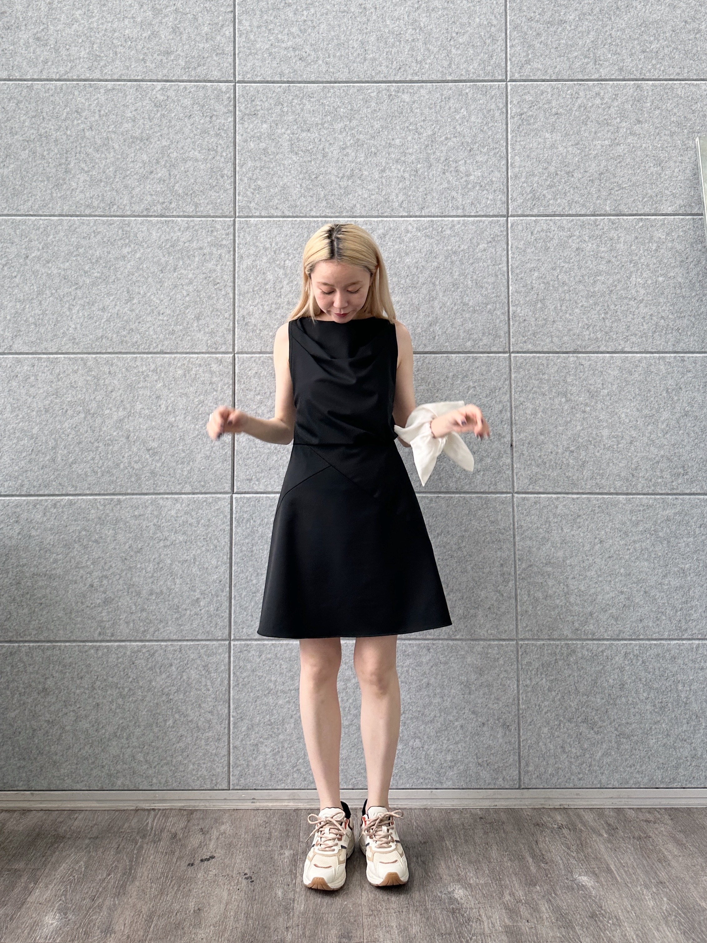 Buyer sakkoさんの「CODE A｜apron dress」を使ったコーディネート