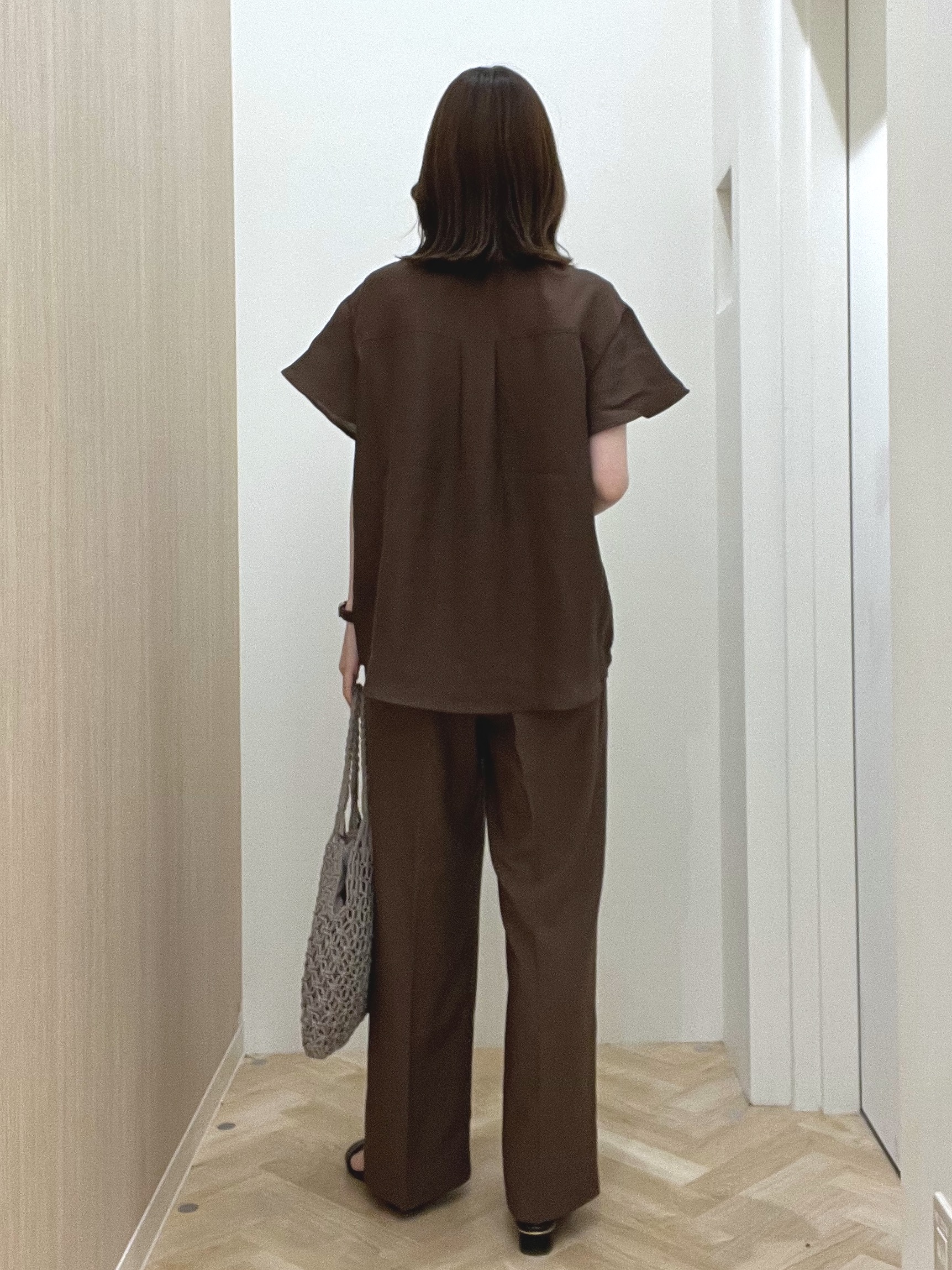  おまつさんの「grove｜【洗濯機OK/SETUP可】シワになりにくい、フレアスリーブブラウス」を使ったコーディネート