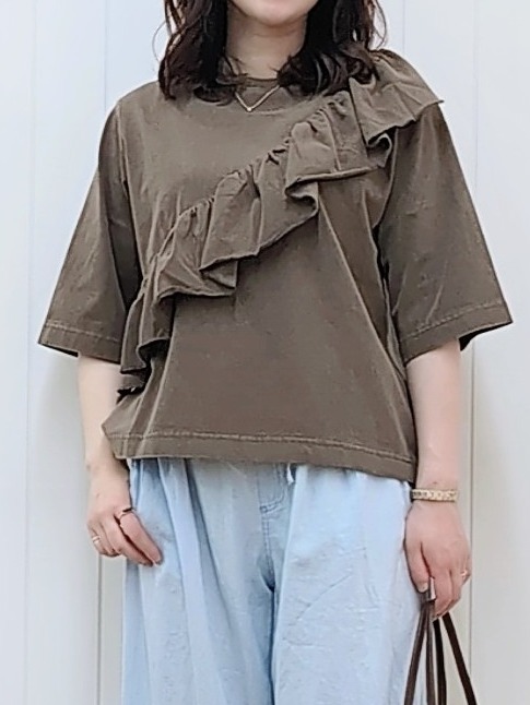 itoさんの「Dessin｜アシメフリル ヴィンテージライクプルオーバー」を使ったコーディネート