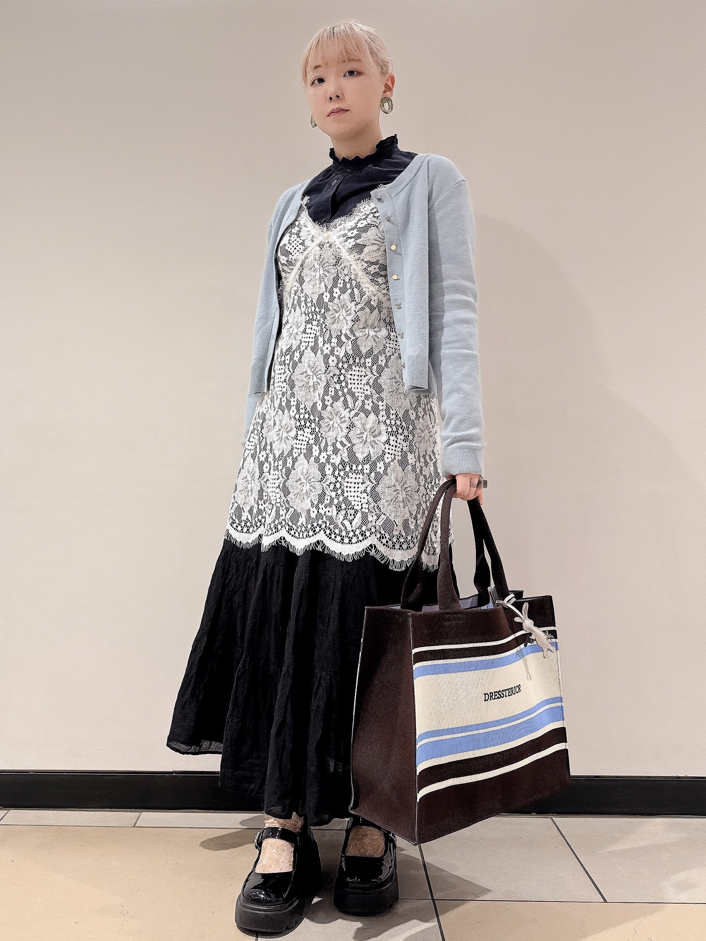 なかもとあきさんの「DRESSTERIOR｜◆ウォッシャブルコットンカシミヤカーディガン」を使ったコーディネート
