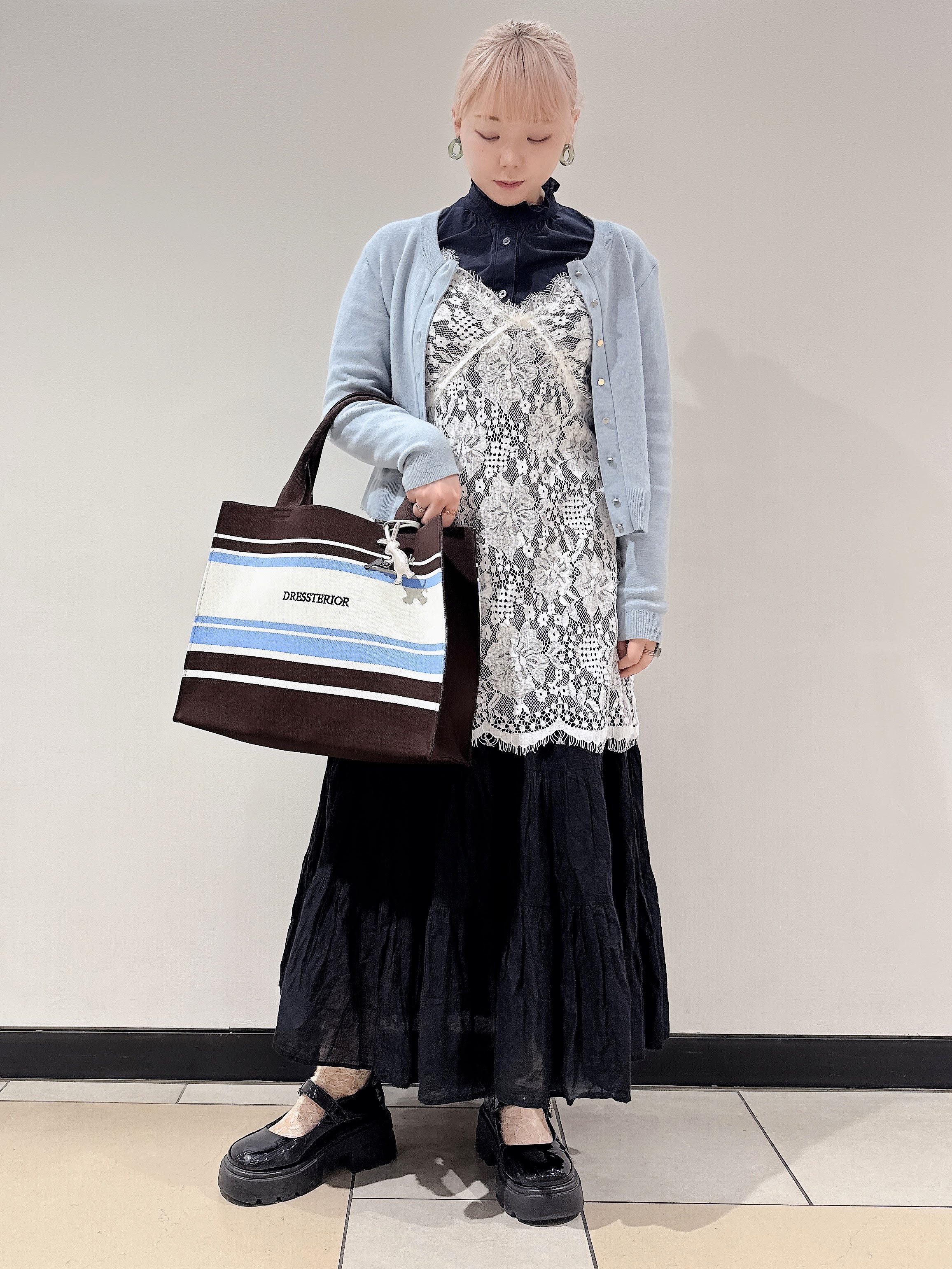 なかもとあきさんの「DRESSTERIOR｜◆ウォッシャブルコットンカシミヤカーディガン」を使ったコーディネート