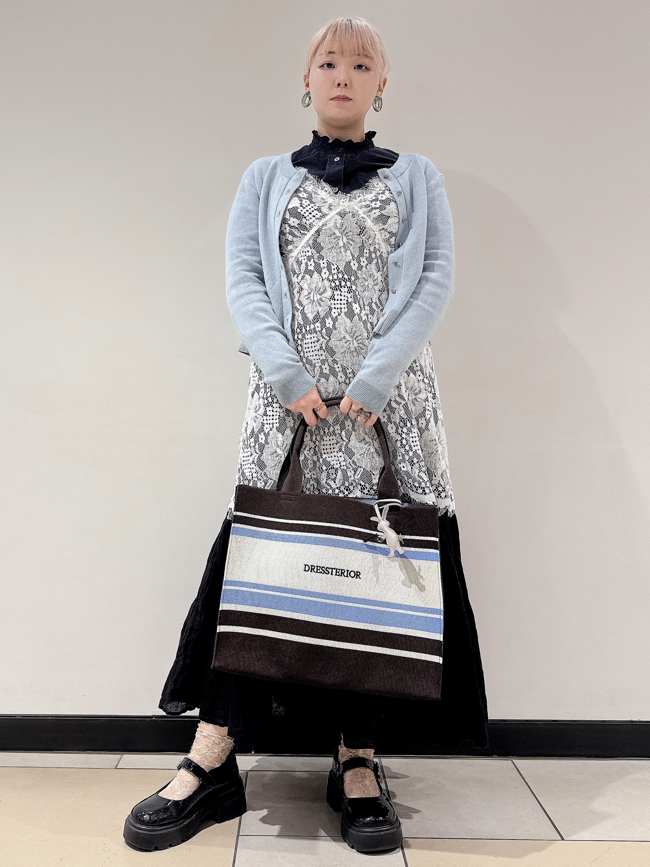 なかもとあきさんの「DRESSTERIOR｜◆ウォッシャブルコットンカシミヤカーディガン」を使ったコーディネート