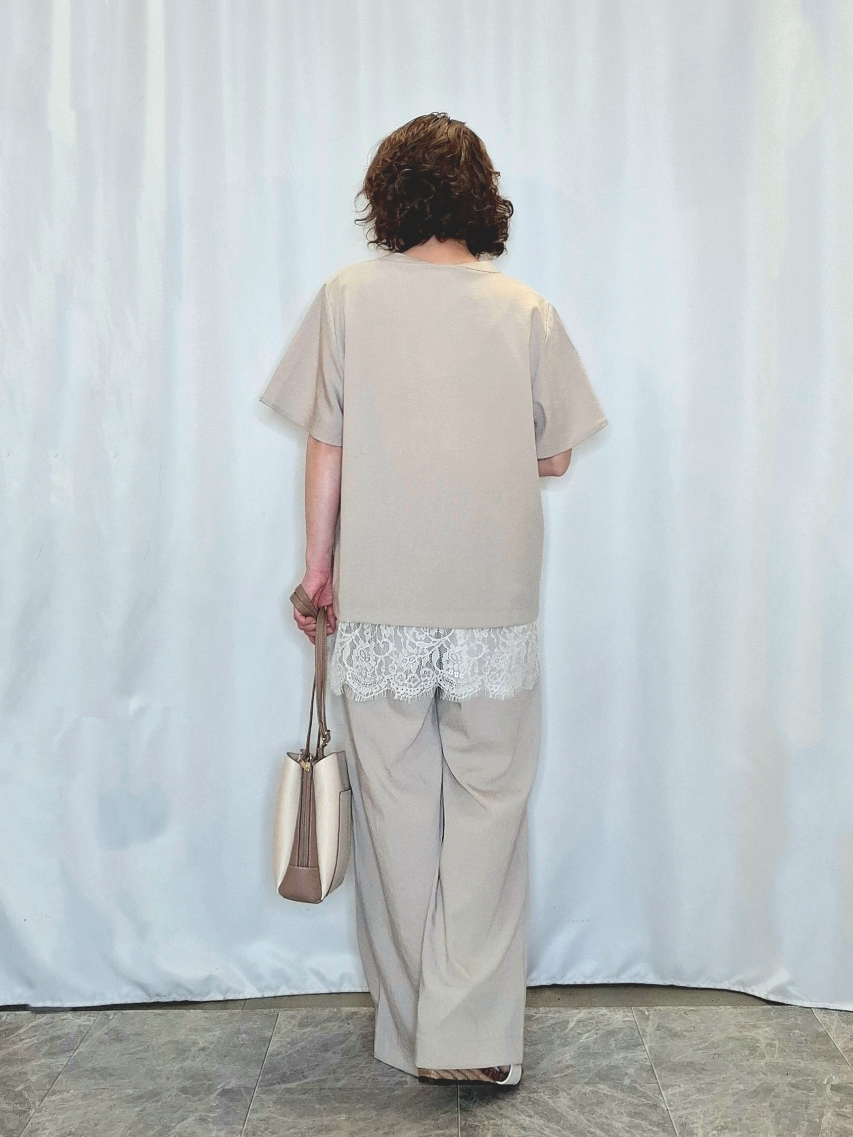 ぬーさんの「SHOO･LA･RUE｜【S-LL/洗濯機可】軽凛(かろりん) 楽に着られて上品 裾レーススキッパーブラウス」を使ったコーディネート