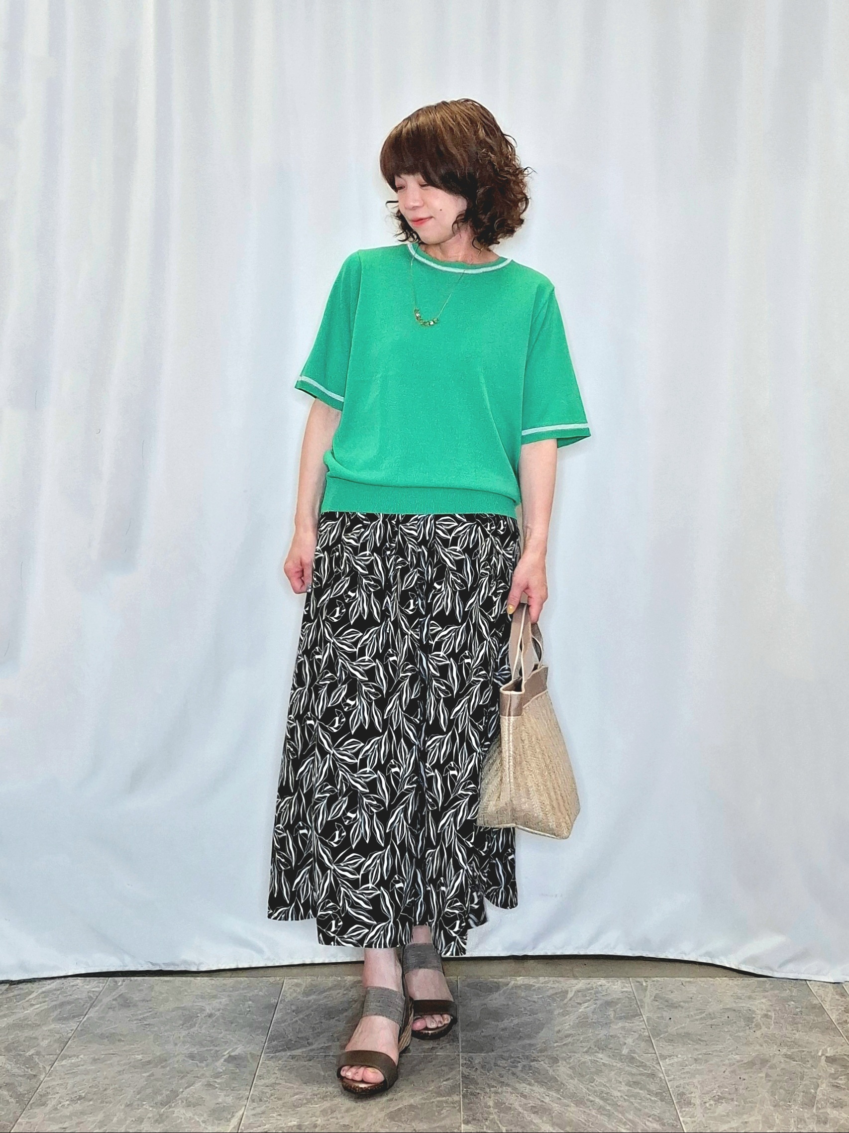 ぬーさんの「SHOO･LA･RUE｜【洗濯機可/S-LL】キラッと華やか ラメライン五分袖ニット」を使ったコーディネート